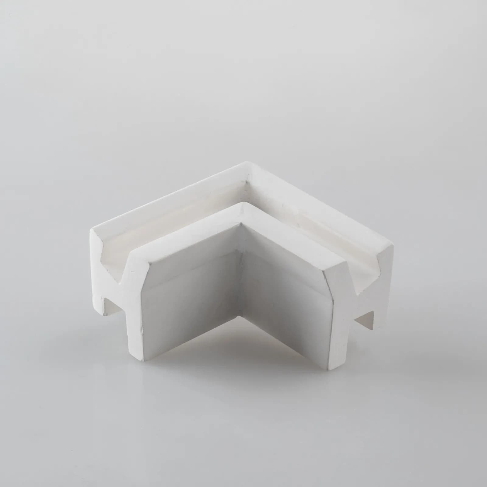 Connessione angolare per profilo biemissione 11x11 cm in gesso e alluminio bianco - Doble