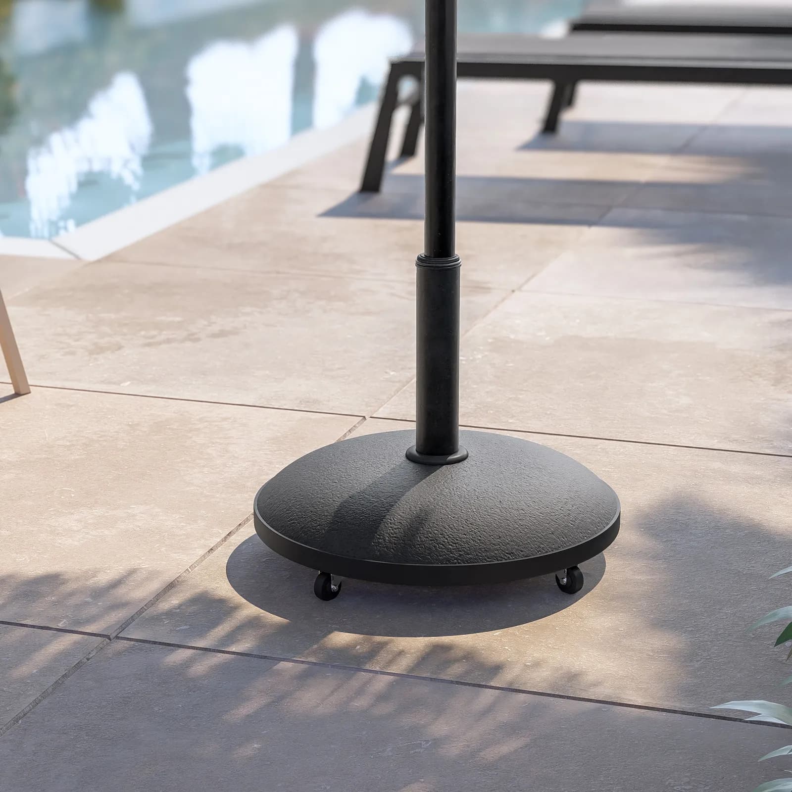 Base per ombrellone palo centrale da 25 kg con ruote rotonda 50 cm in cemento nero - Manek