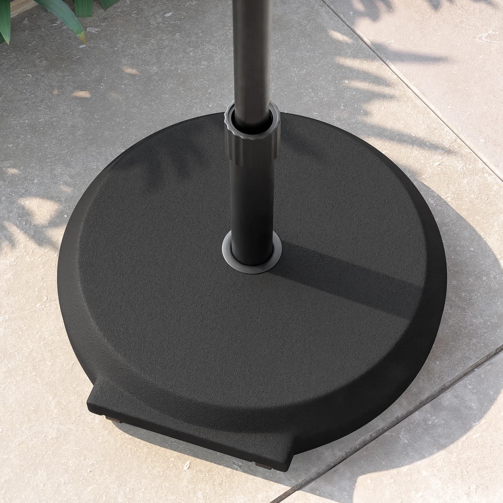 Base per ombrellone palo centrale da 30 kg rotonda 55 cm in cemento nero con ruote - Aurelio