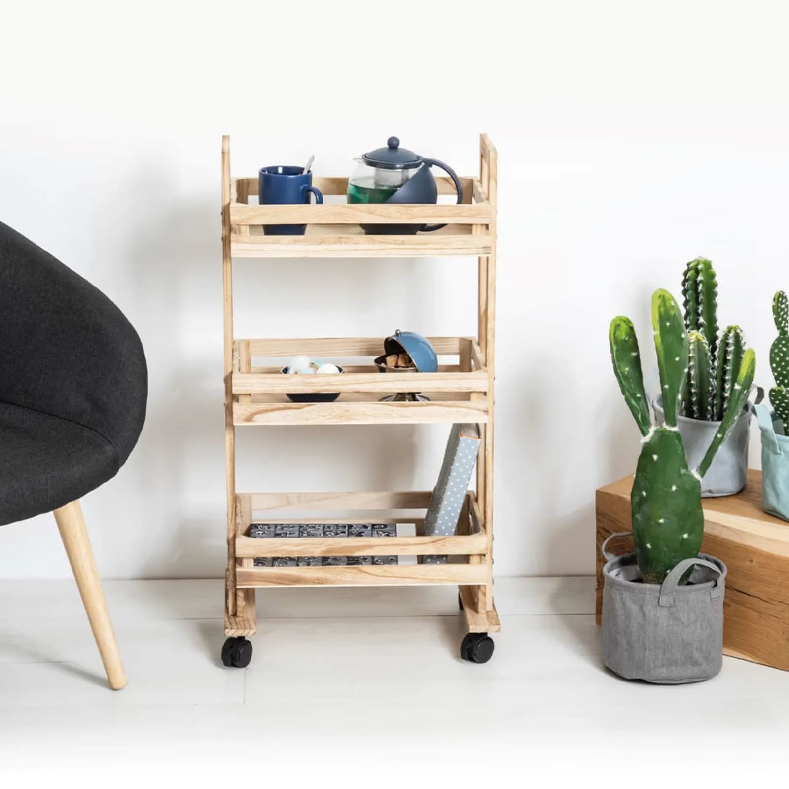 Carrello da cucina 82h cm in legno di paulownia naturale con freni e 3 ripiani