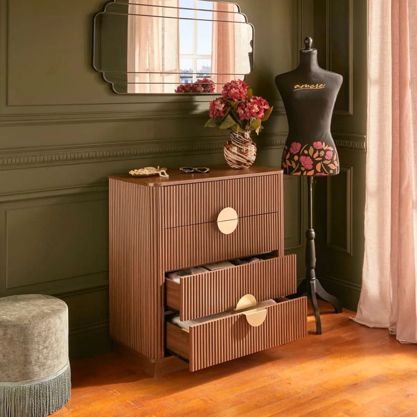Cassettiera 80x85h cm in legno effetto noce cannettato e oro con 4 cassetti - Yuna