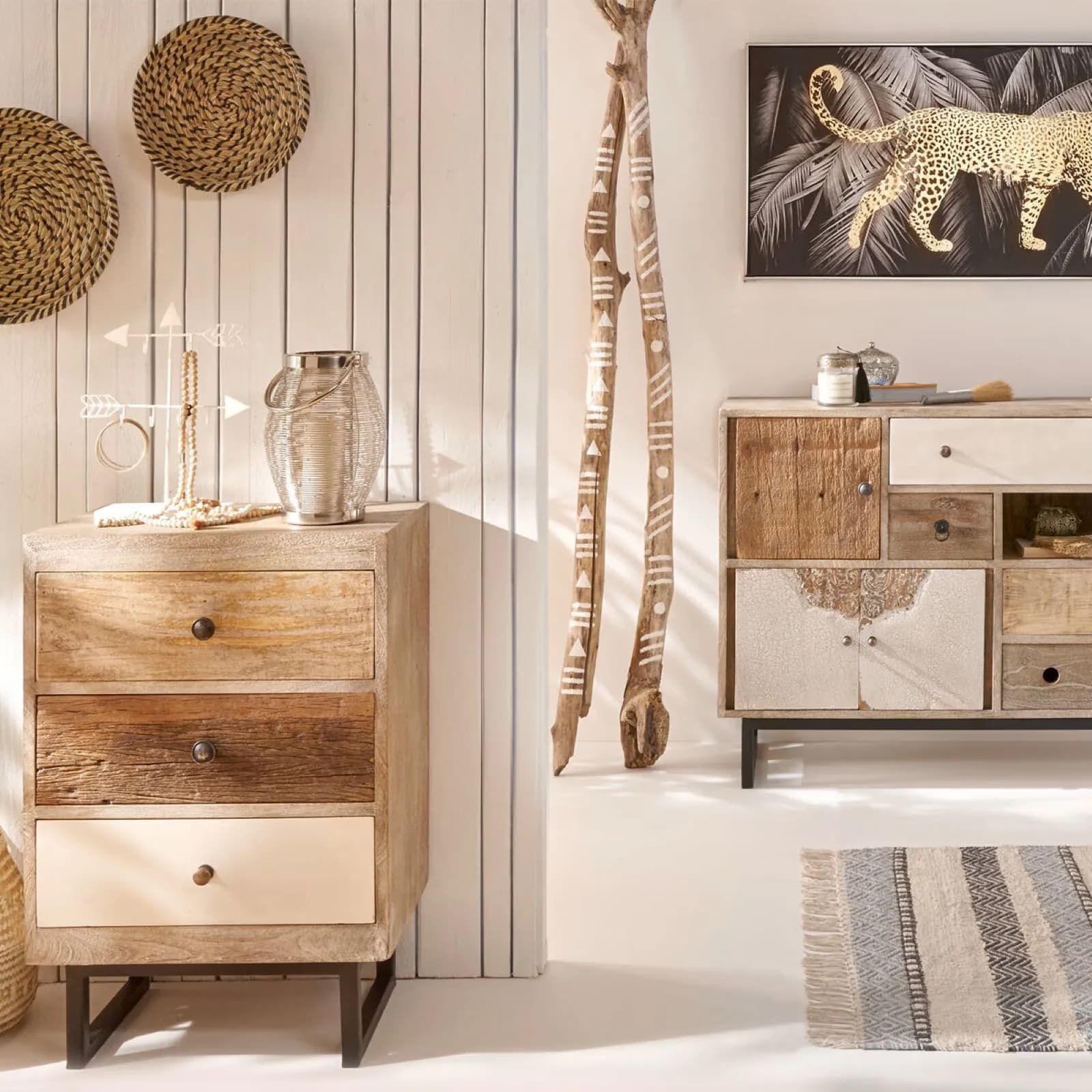 Comodino 49x74h cm in legno di mango con 3 cassetti decorati - Laos