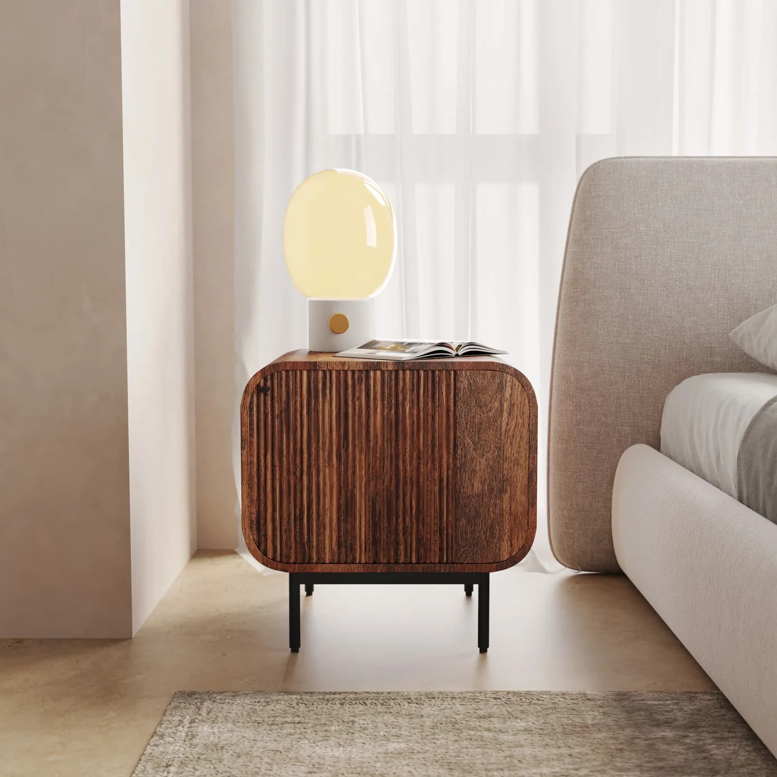 Comodino 50x50h cm in legno di mango scuro cannettato - Kanpur