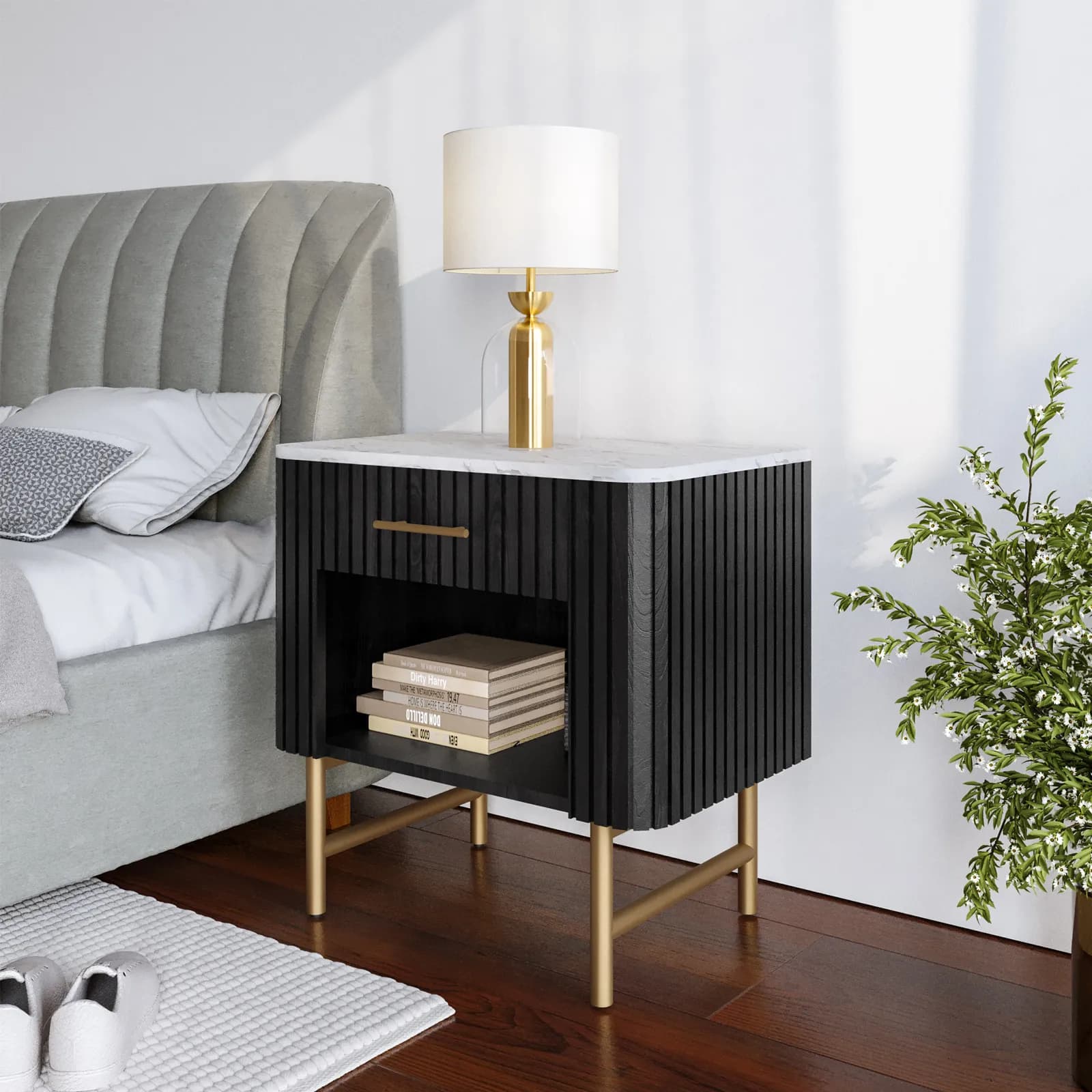 Comodino 60x55h cm in legno di mango nero cannettato con piano in marmo bianco e finiture oro - Malua