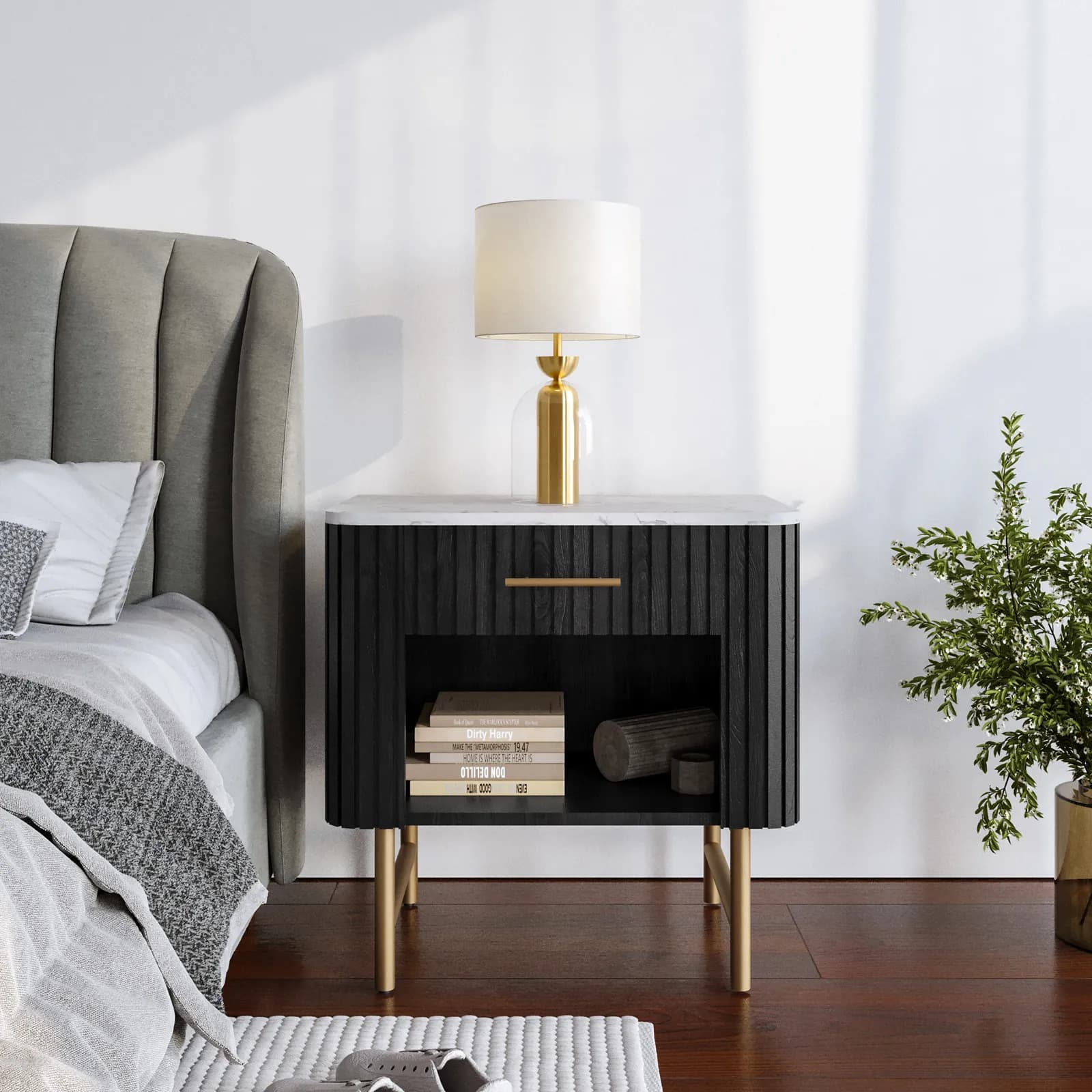 Comodino 60x55h cm in legno di mango nero cannettato con piano in marmo bianco e finiture oro - Malua