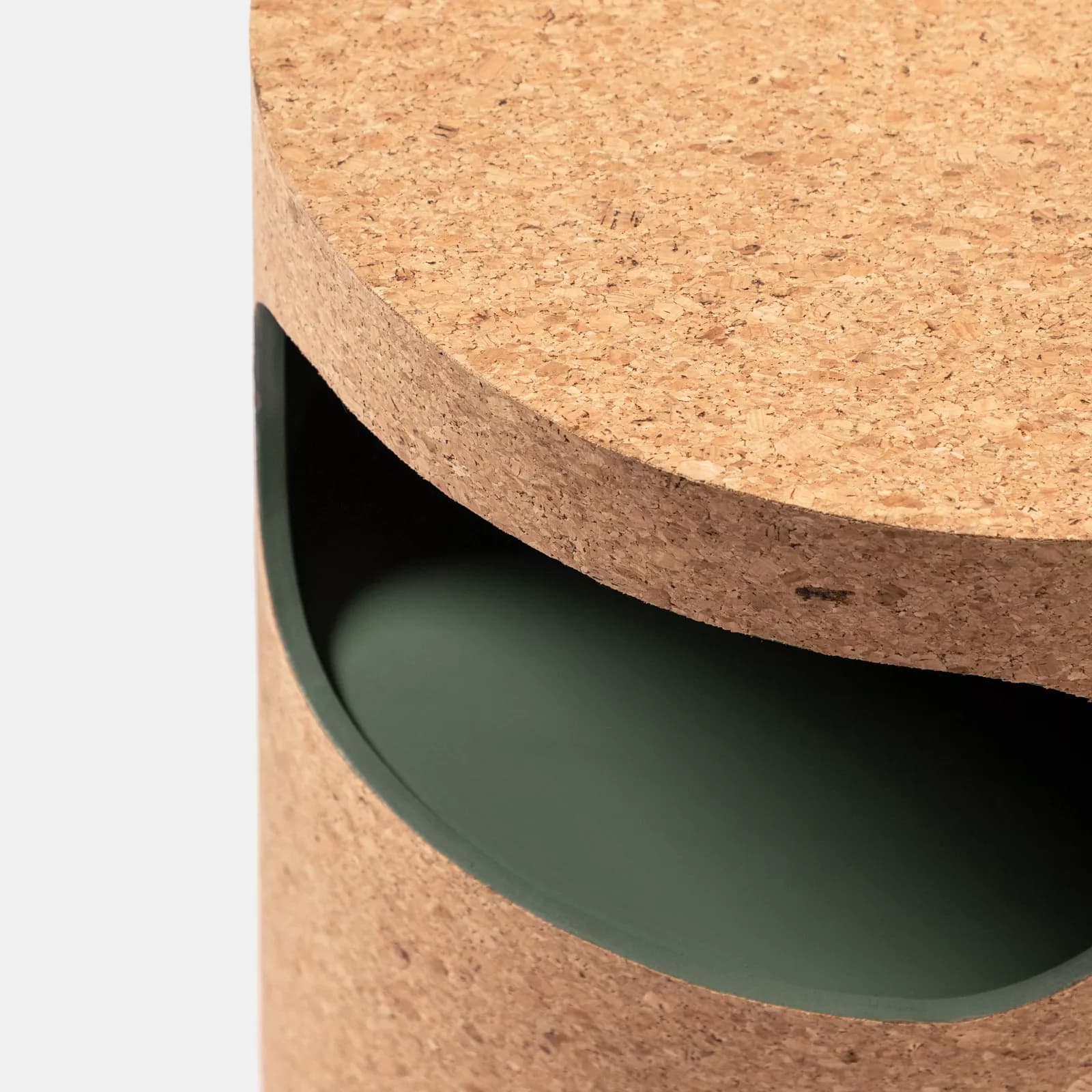 Comodino rotondo 39x40h cm in legno effetto sughero con vano verde oliva - Cork