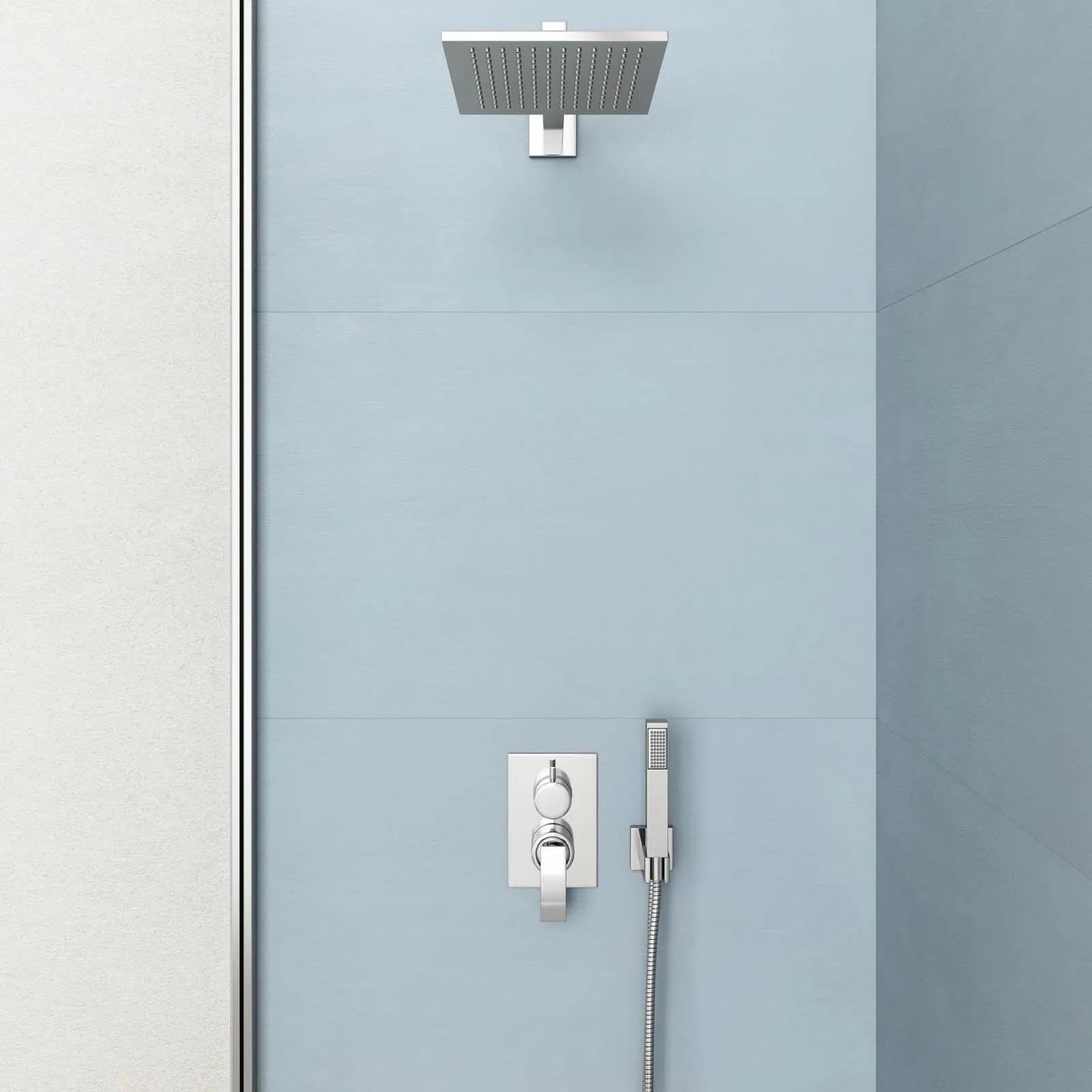 Composizione doccia Jacuzzi - Rubinetteria Ray con braccio soffione doccetta e miscelatore