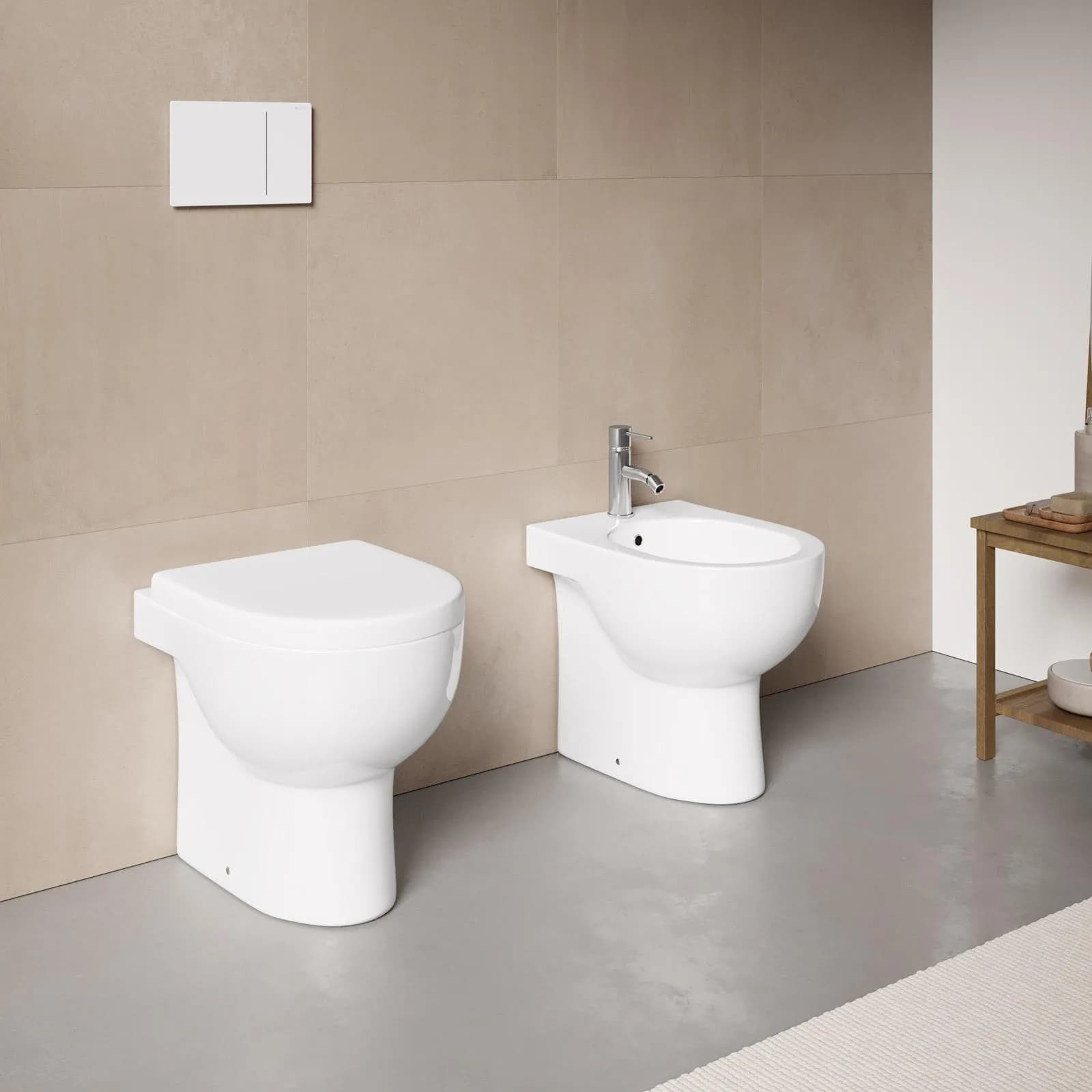 Coppia di sanitari filomuro in ceramica rimless con copriwc softclose - Clear