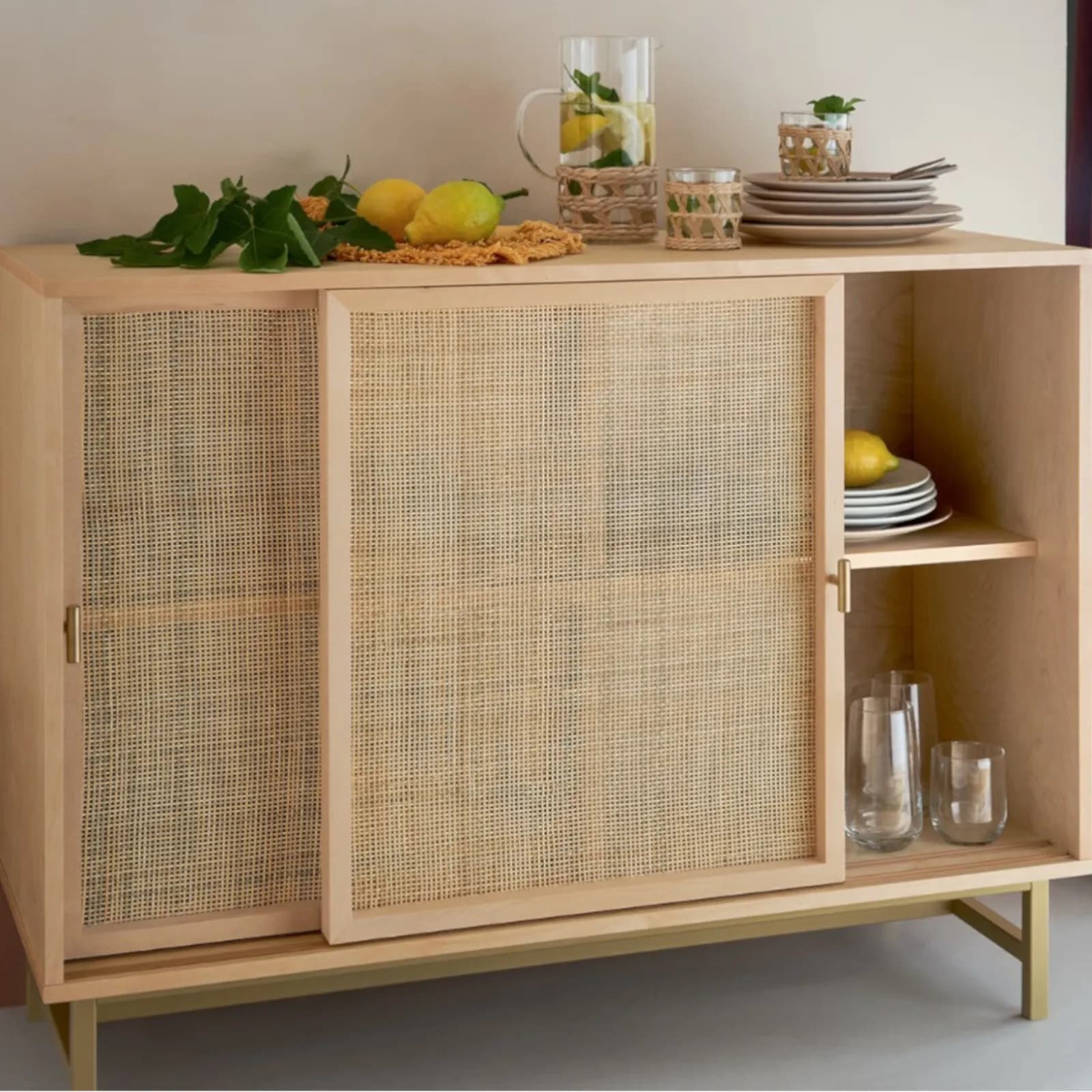 Madia 100x79h cm in legno e rattan naturale con 2 ante e struttura oro - Vallecas