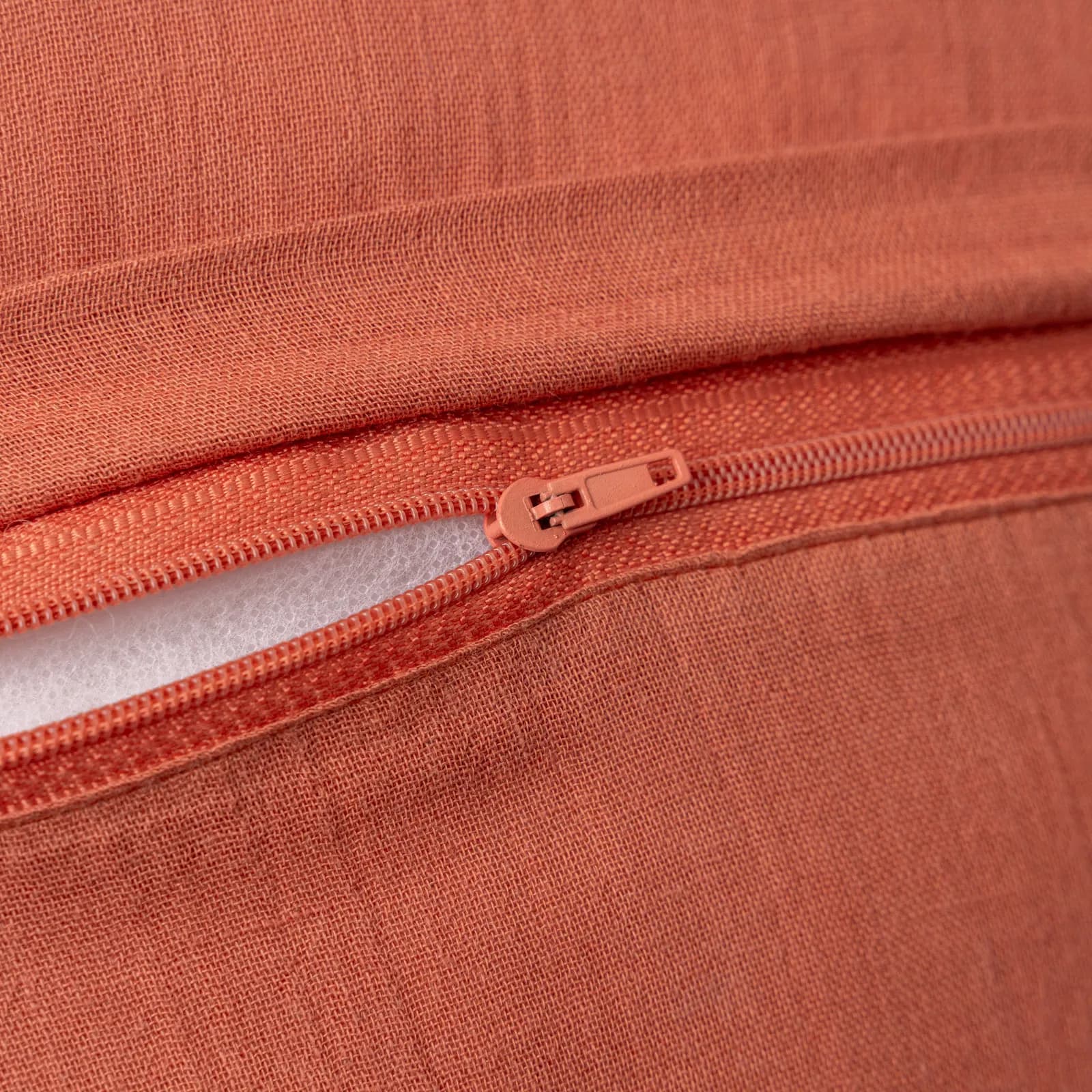 Cuscino sfoderabile 45x45 cm terracotta in cotone mussolina con frange