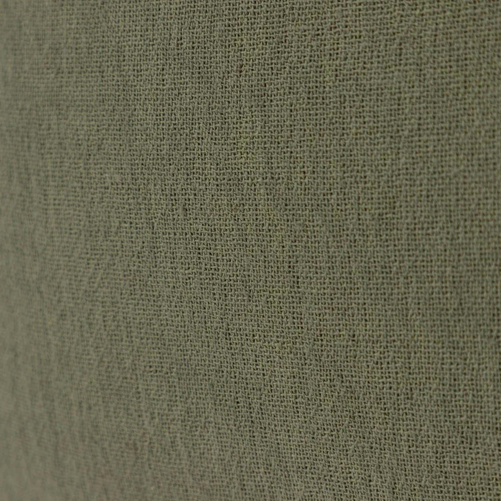 Cuscino sfoderabile 45x45 cm verde militare in cotone mussolina con frange