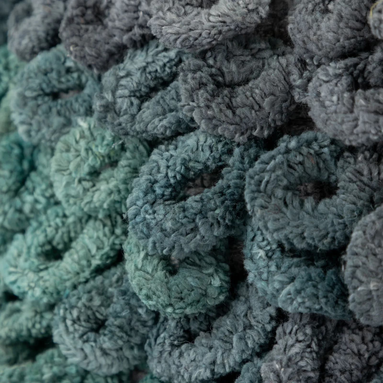 Cuscino sfoderabile 45x45 in ciniglia multicolore blu e grigio
