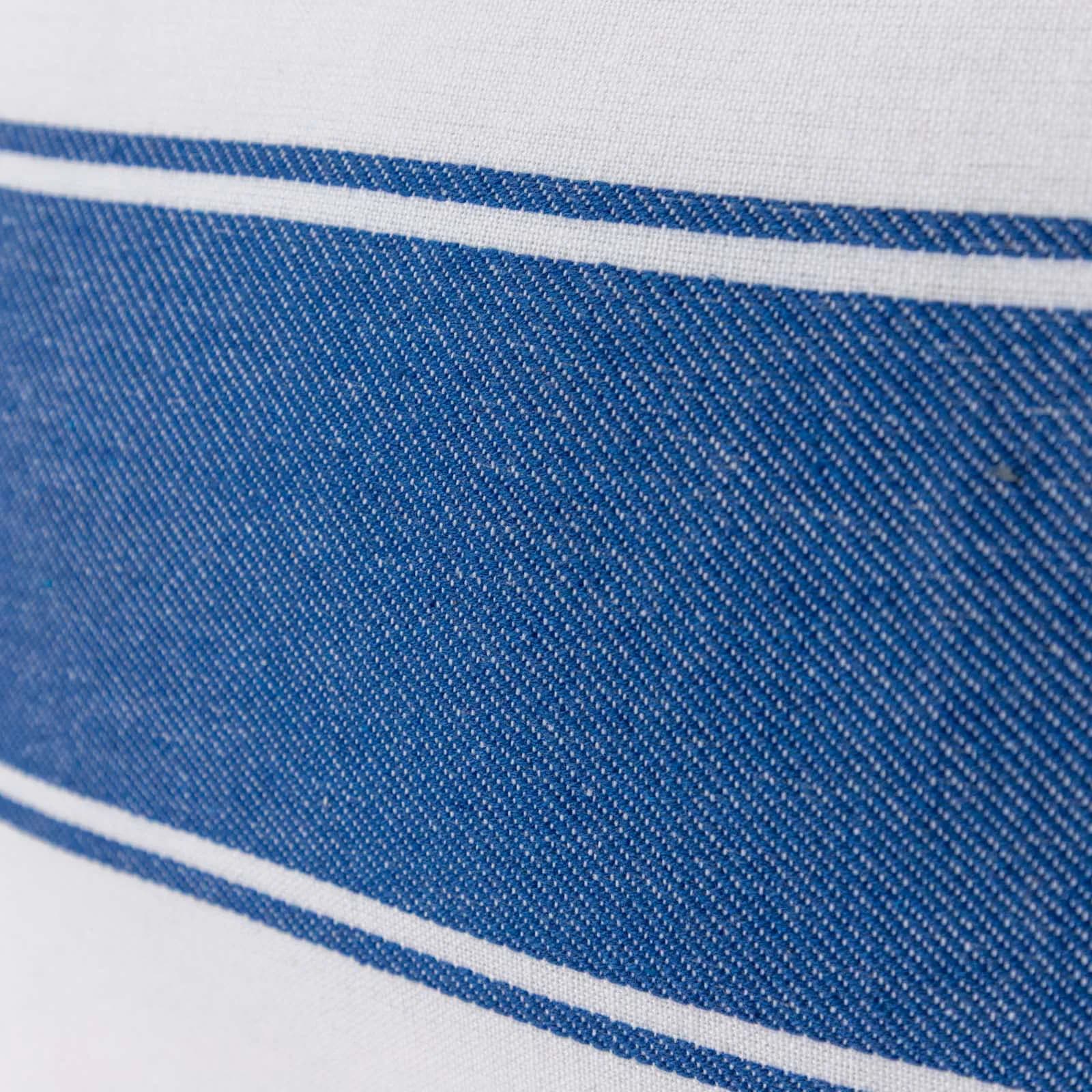 Cuscino sfoderabile 50x30 cm bianco in cotone con decoro blu effetto fouta