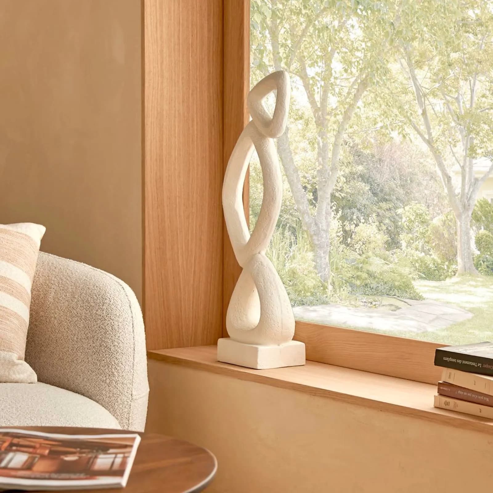 Figura decorativa 70h cm in ossido di magnesio beige