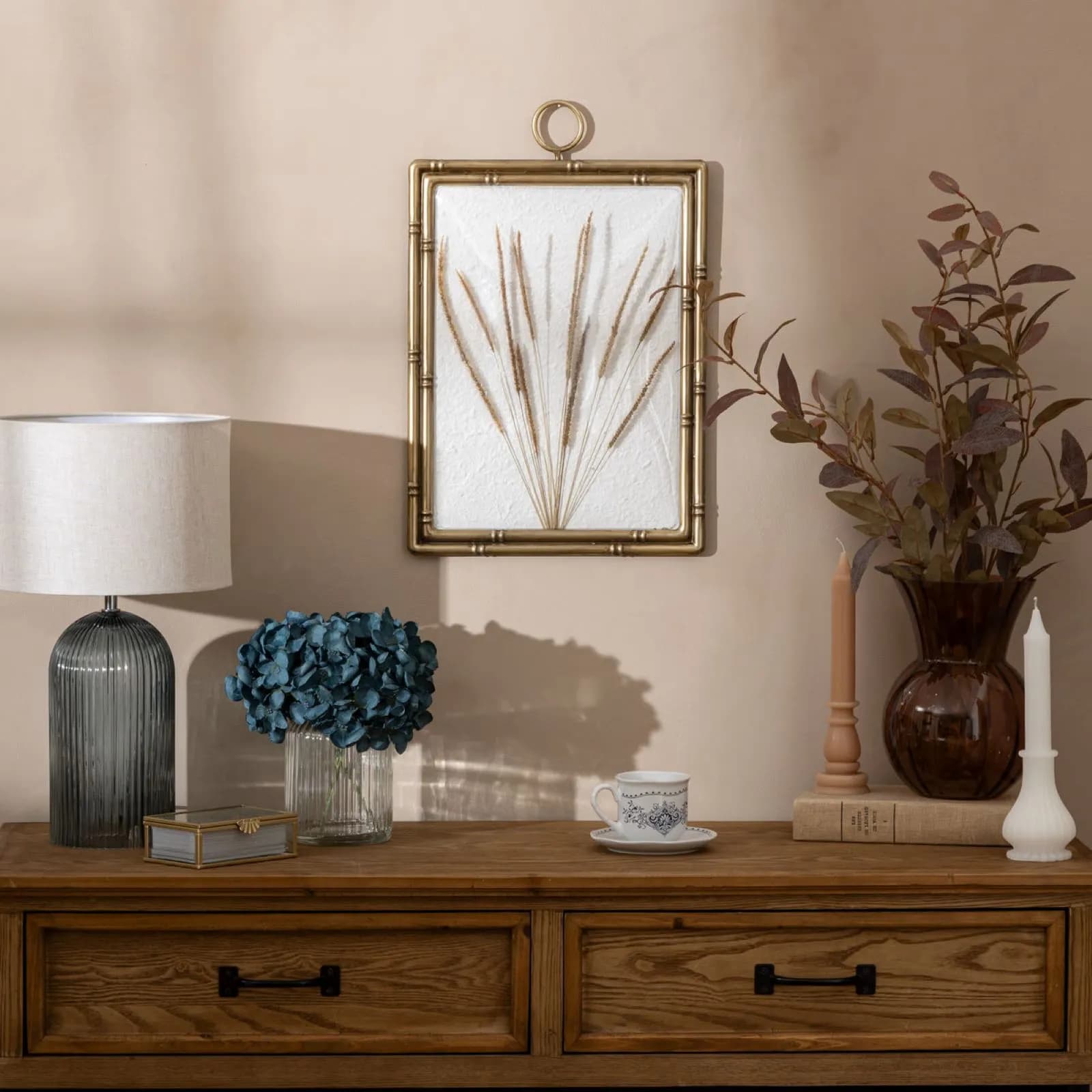 Decorazione da parete 46h cm in legno e vetro curvo con piante essiccate