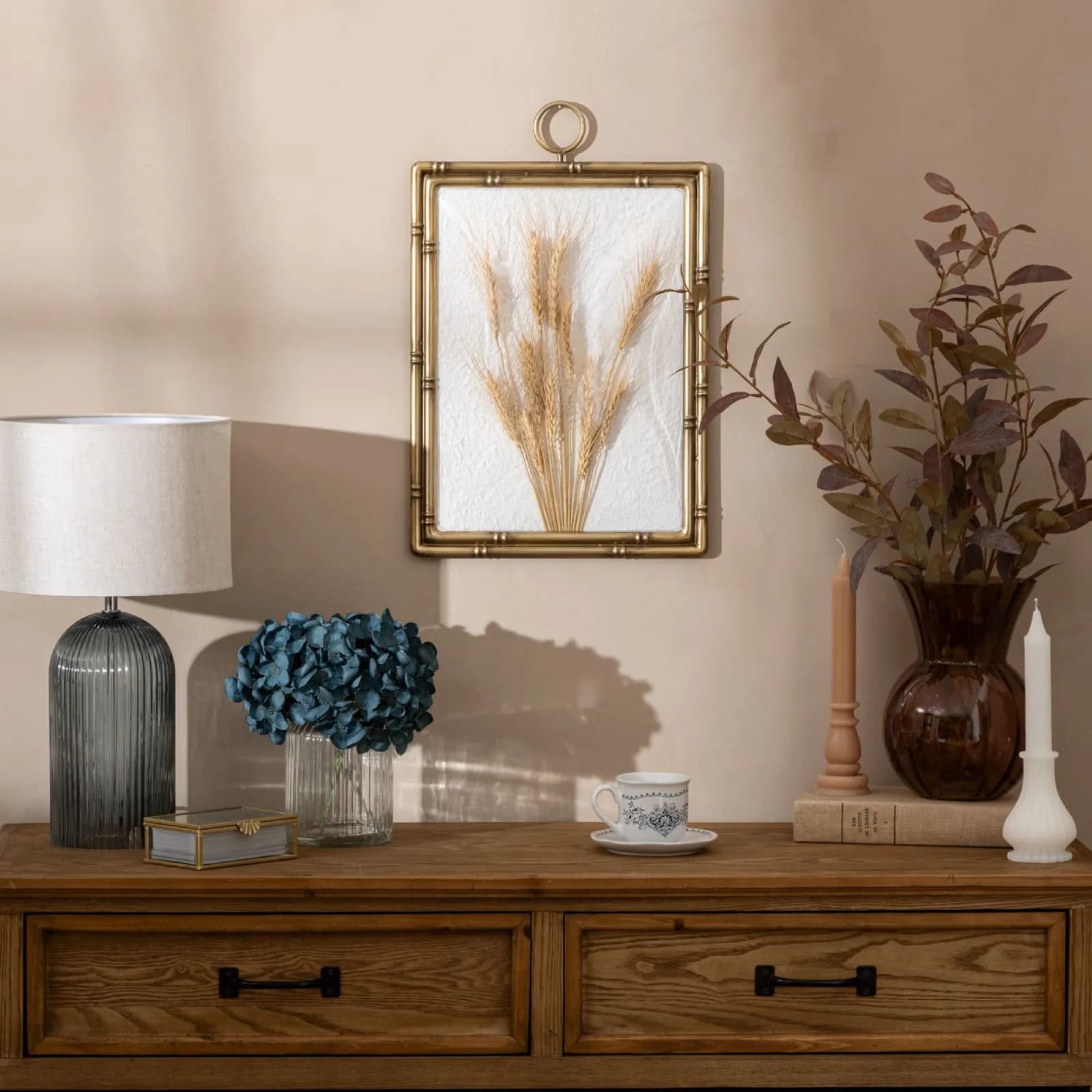 Decorazione da parete 46h cm in legno e vetro curvo con spighe essiccate