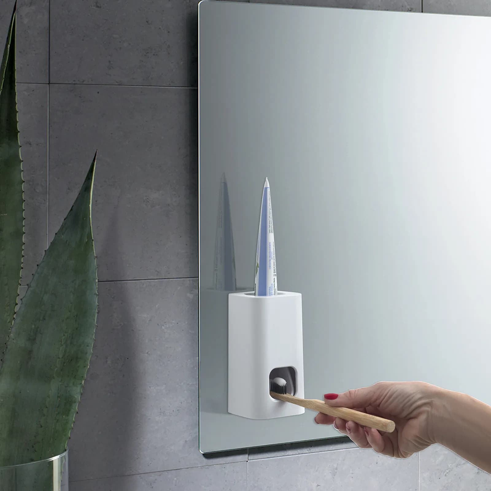 Dispenser per dentifricio in resina bianco opaco - Seventy di Gedy