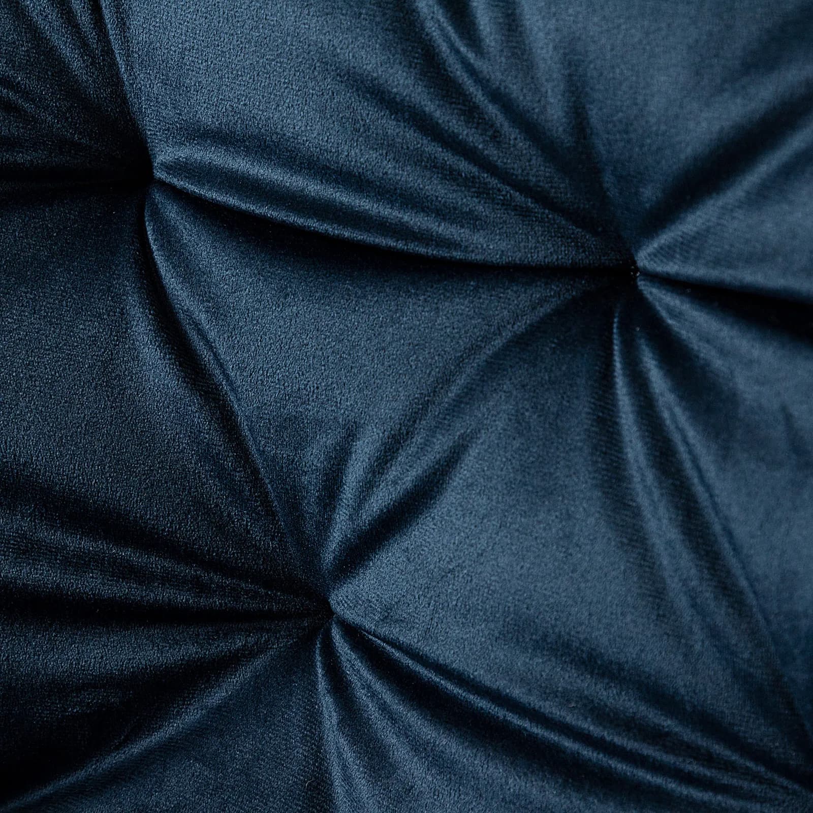Divano 2 posti in velluto trapuntato blu con gambe in metallo nero - Sulis