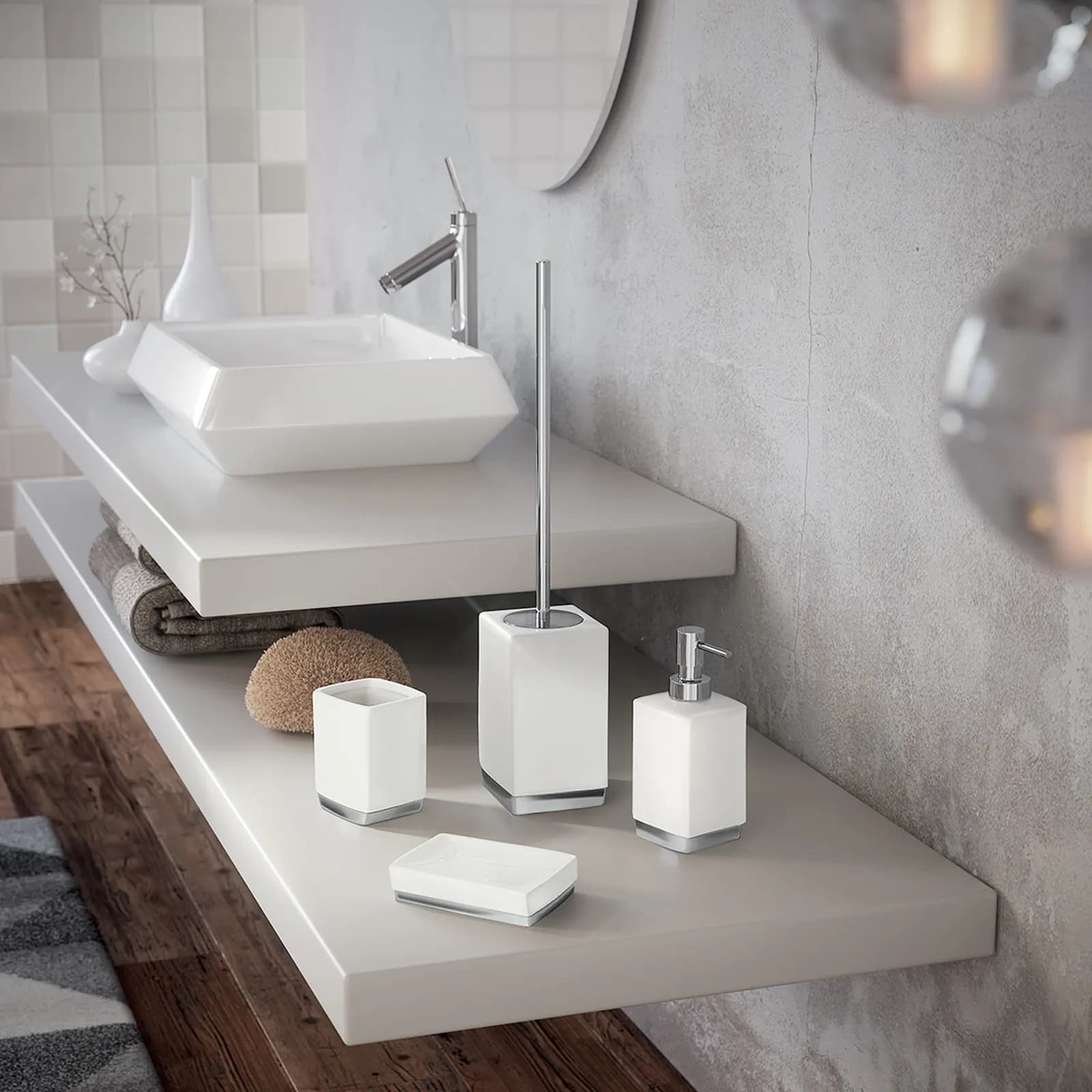 Dosasapone in ceramica bianco con erogatore cromo - Lucy di Gedy