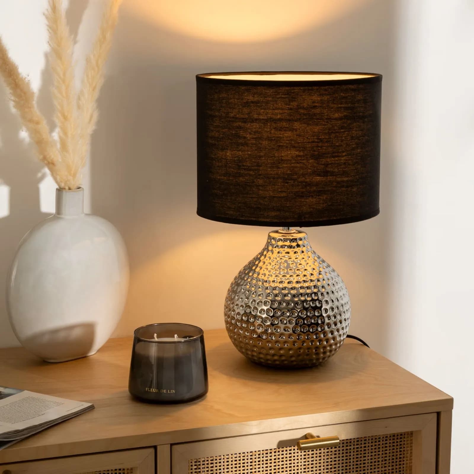 Lampada da tavolo 38h cm in ceramica argento e paralume nero