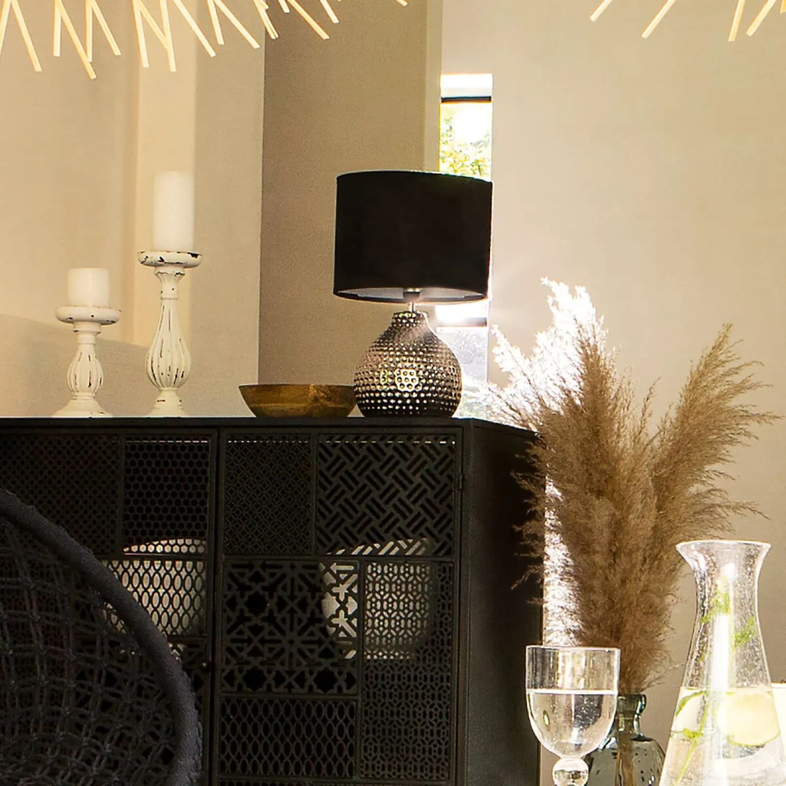 Lampada da tavolo 38h cm in ceramica argento e paralume nero