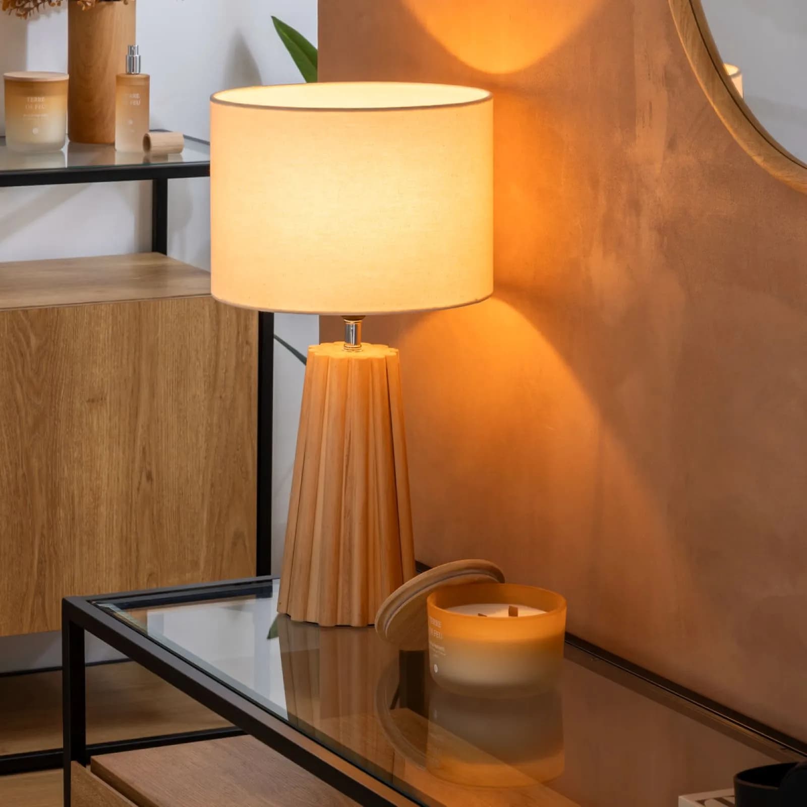 Lampada da tavolo 53h cm in legno di pino naturale e tessuto bianco