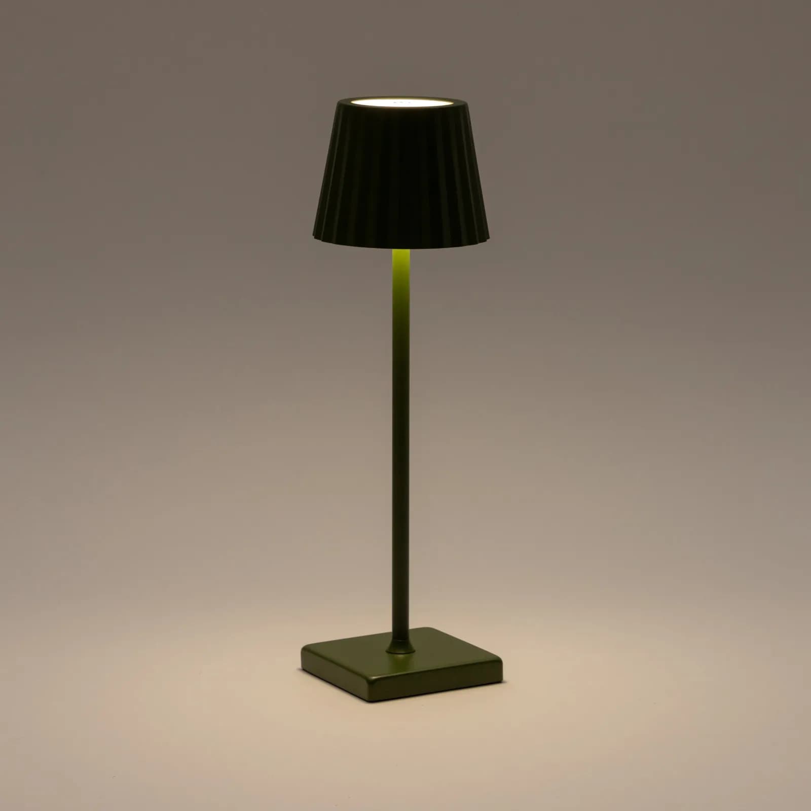 Lampada da tavolo touch a LED plissettata 14x40h cm in alluminio verde - Isobel