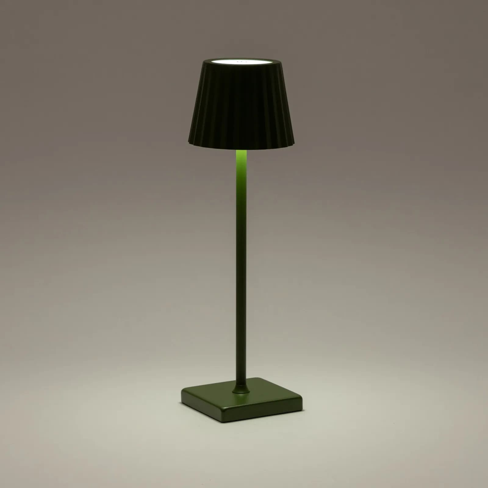 Lampada da tavolo touch a LED plissettata 14x40h cm in alluminio verde - Isobel
