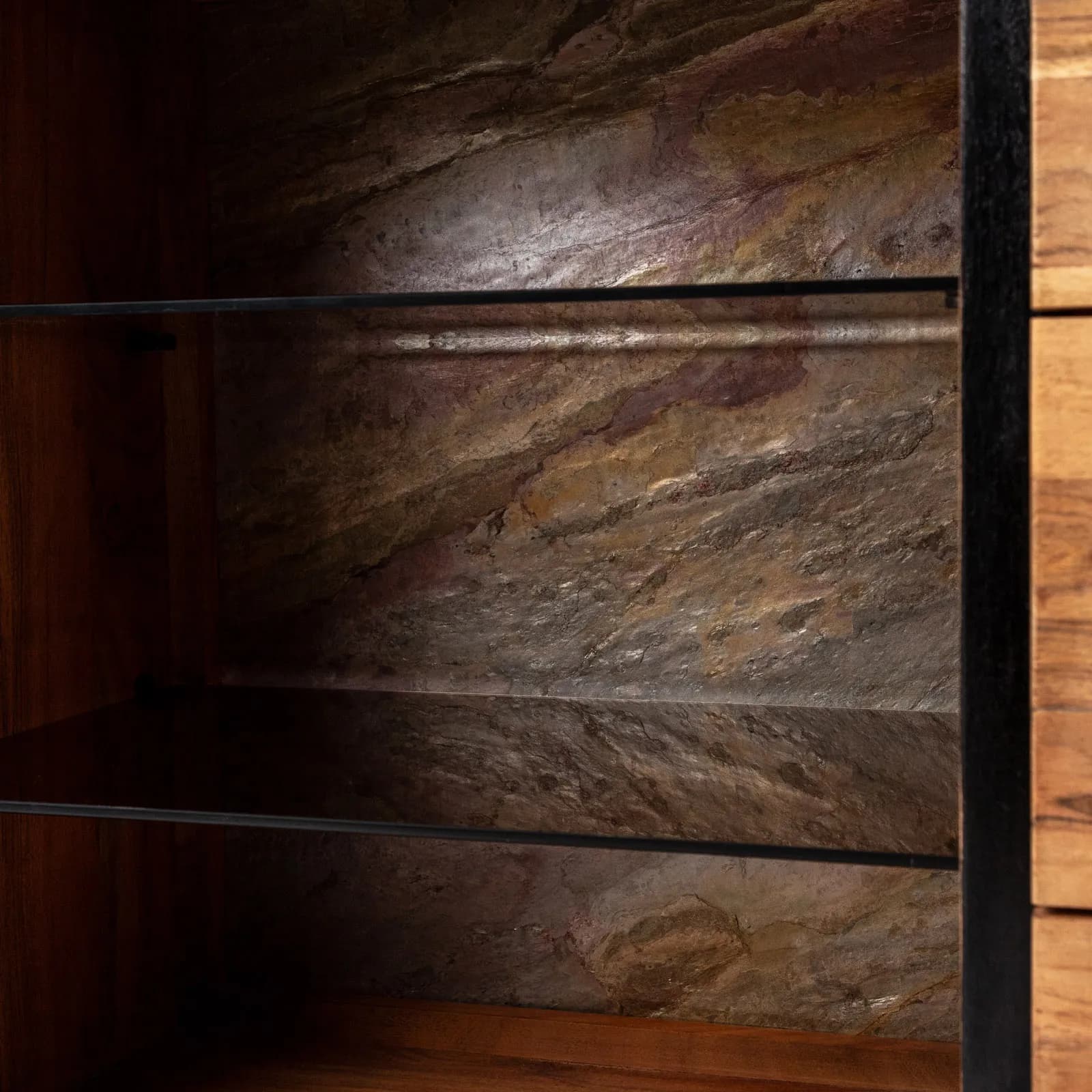 Madia 145x77h cm in legno di acacia con pannello in vetro retroilluminato - Freia Stone