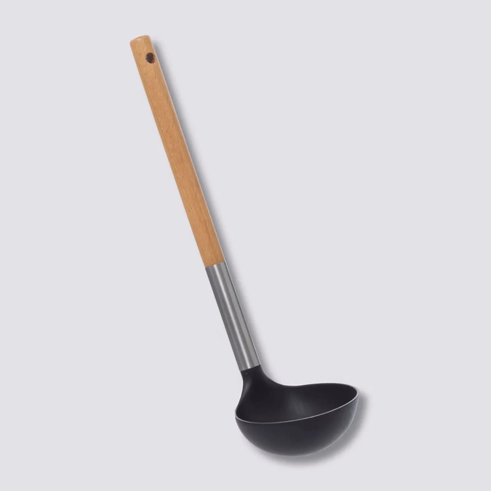 Mestolo antigraffio in nylon nero con manico in acciaio inox e legno di faggio - Tryo
