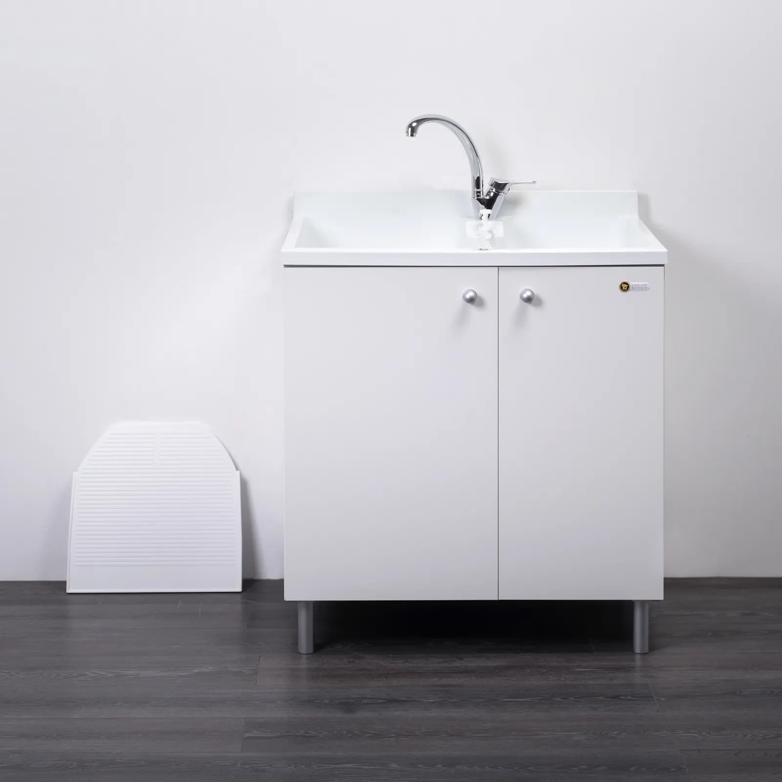 Mobile lavatoio 80x60 cm Montegrappa per interno con doppia anta e lavapanni