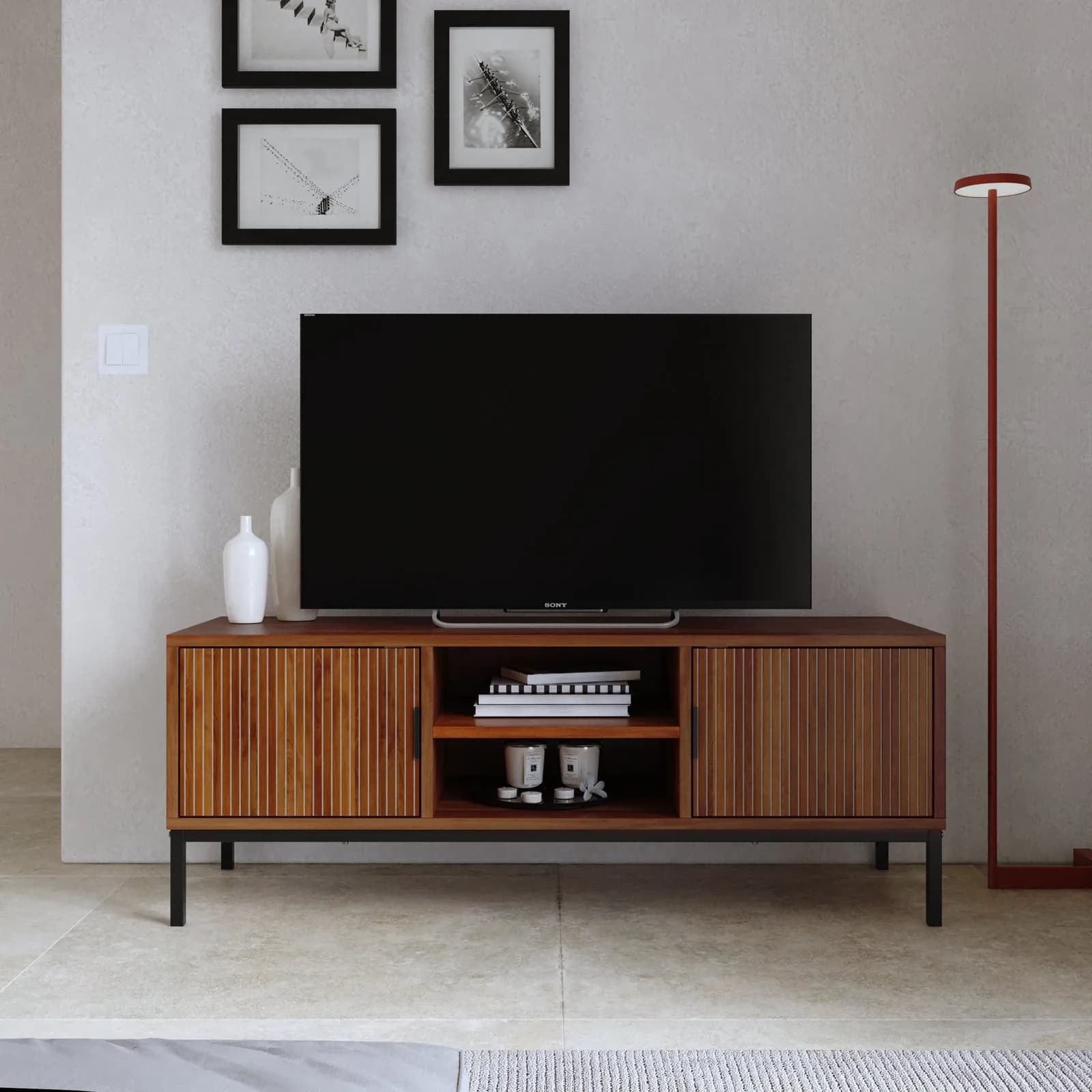 Mobile porta tv 120x45h cm noce carter cannettato con 2 ante e piedi in metallo nero - Acosta