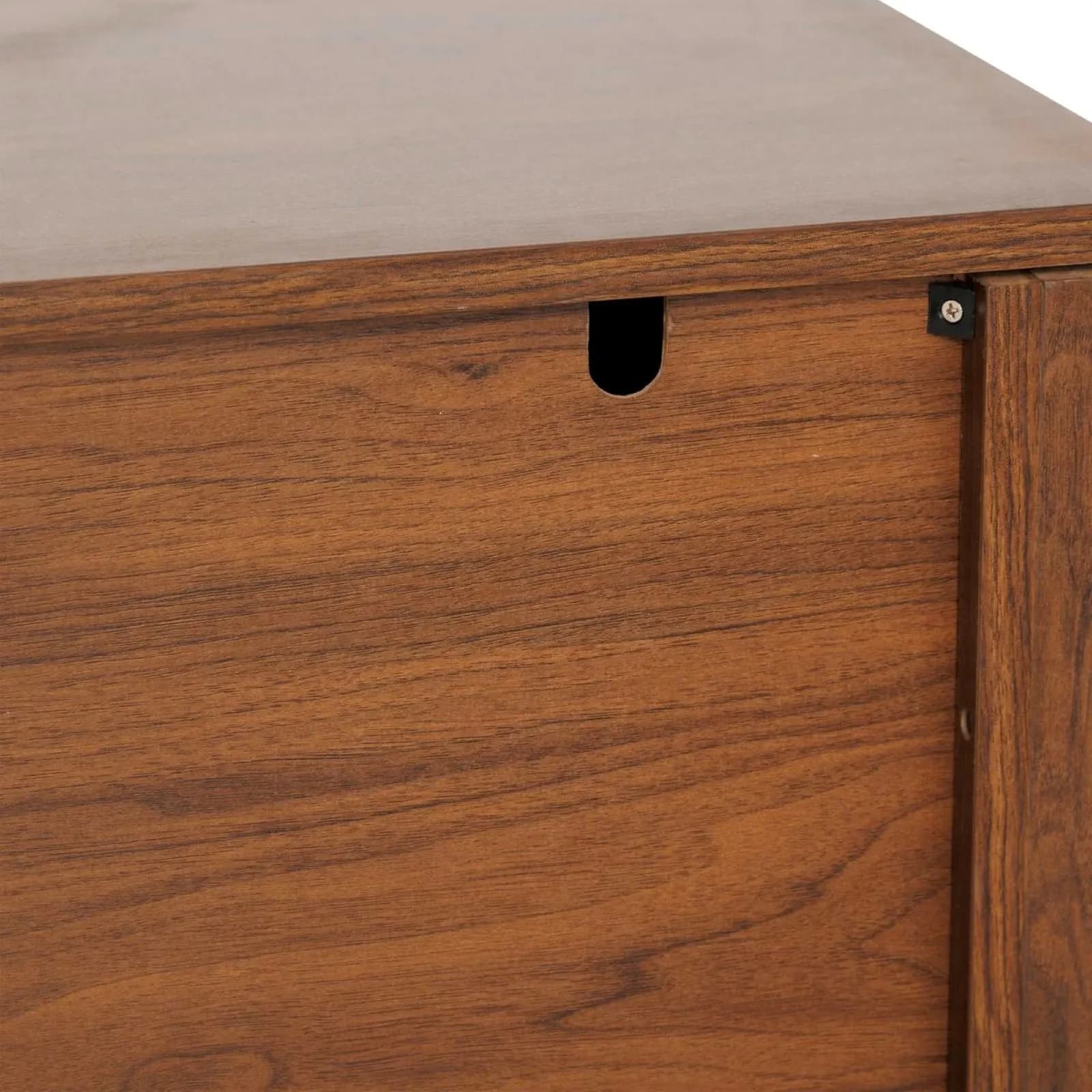 Mobile porta tv 140x48h cm in legno effetto noce cannettato e oro con 4 ante - Yuna