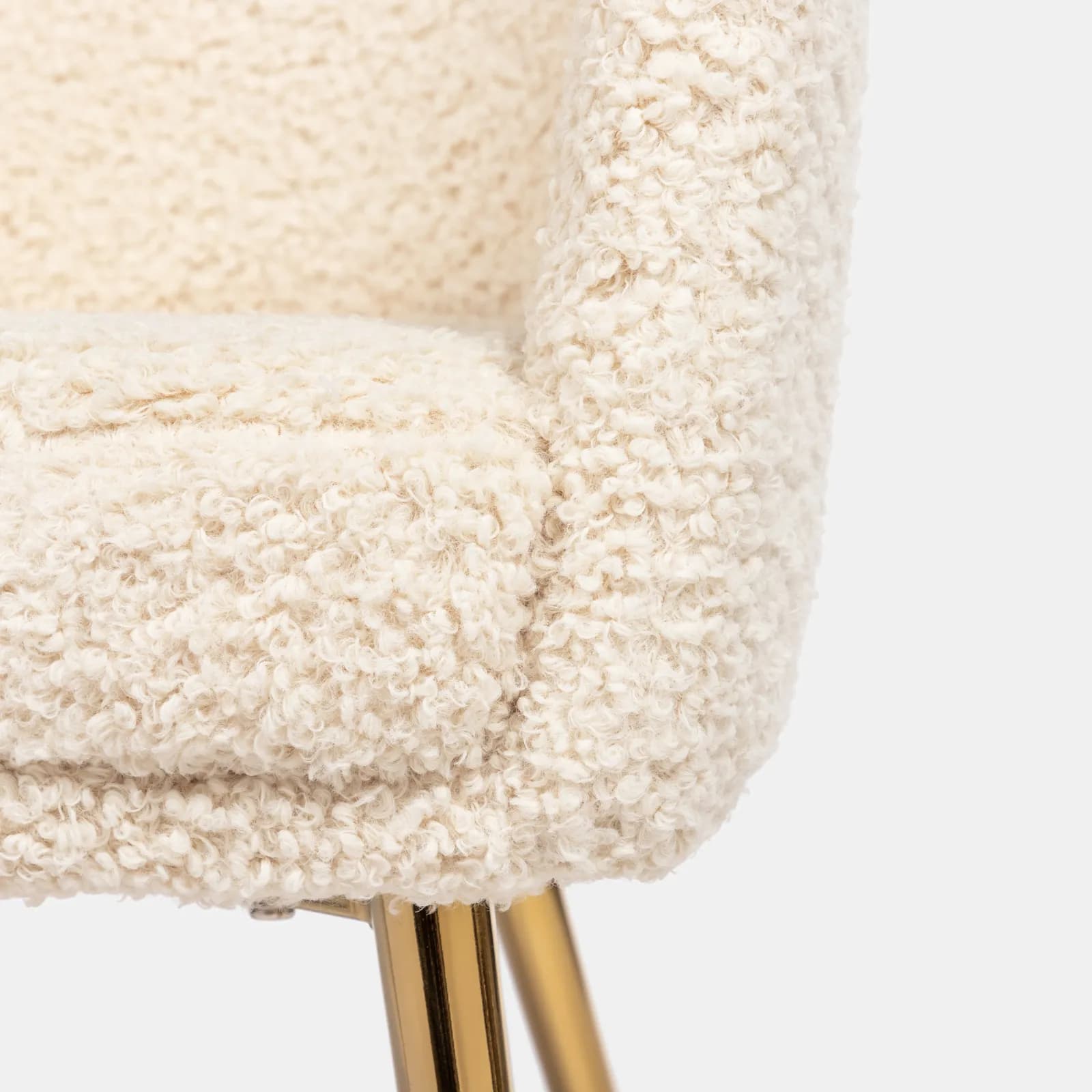 Poltrona in tessuto teddy con gambe finitura oro - Elody