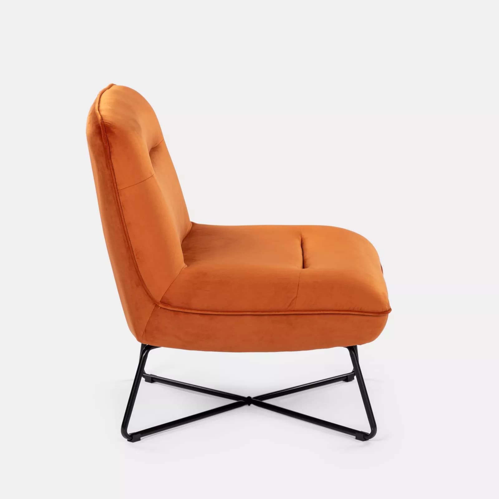 Poltrona in velluto arancione e gambe in metallo nero - Cuky