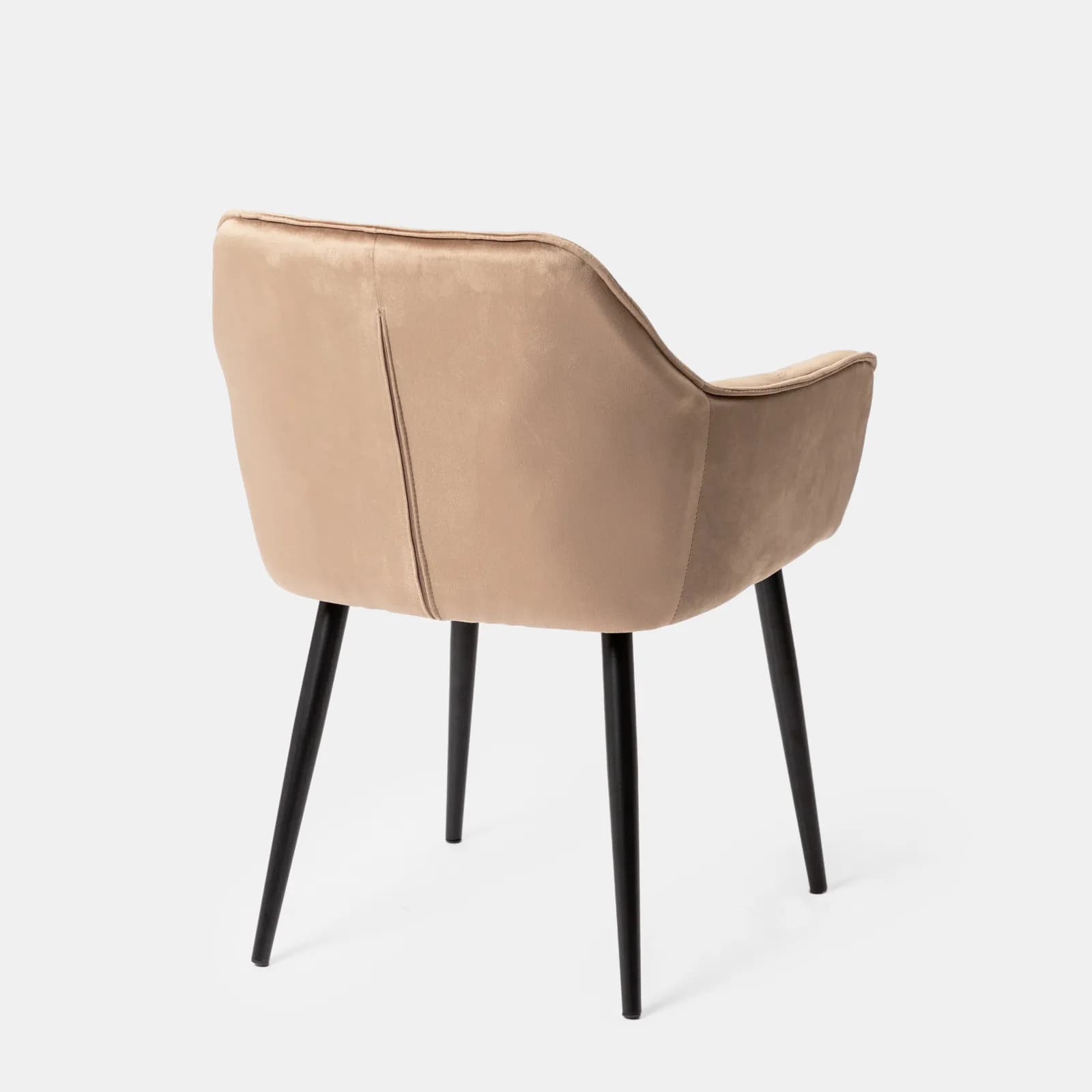 Poltrona in velluto trapuntato cappuccino con gambe in metallo nero - Sulis