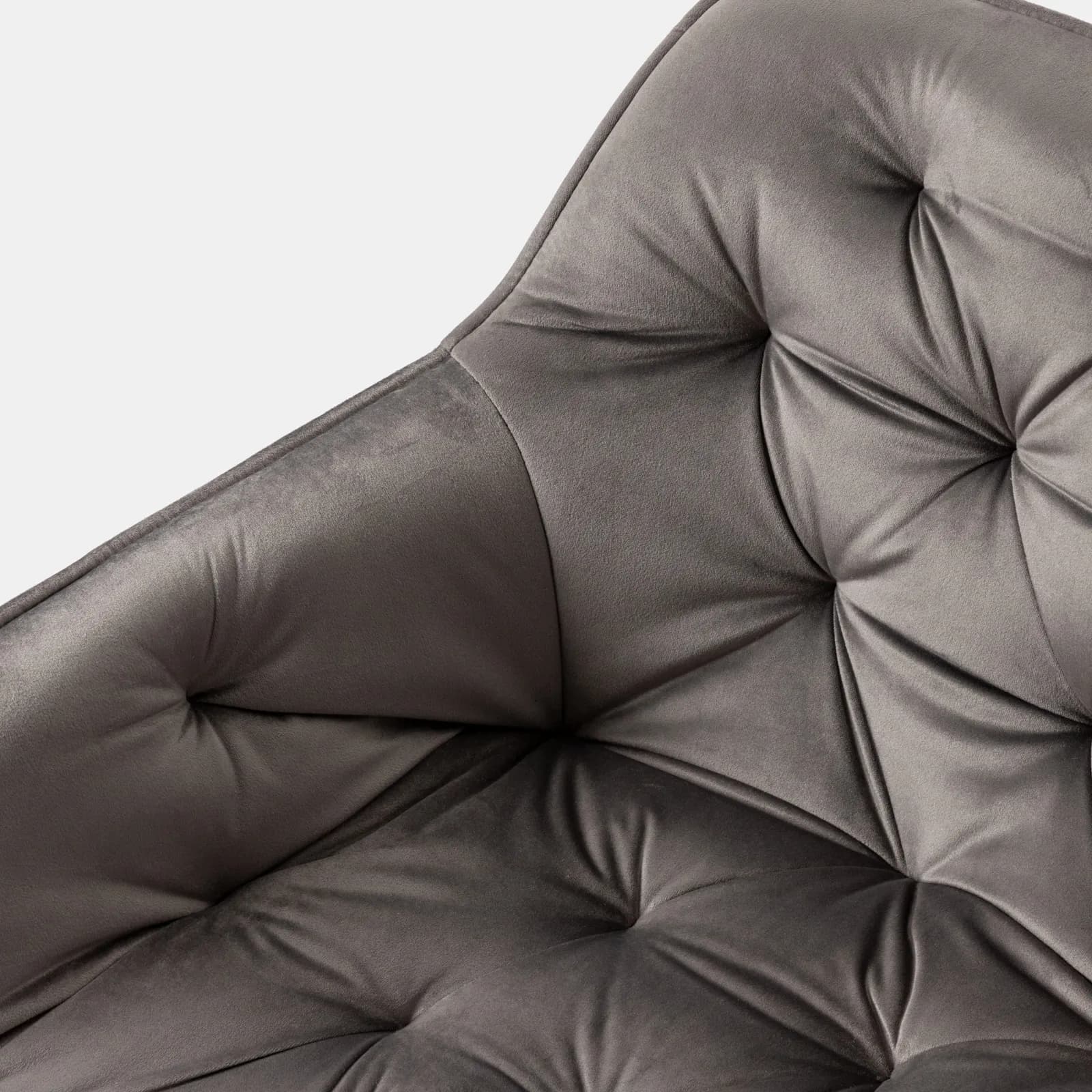 Poltrona in velluto trapuntato grigio scuro con gambe in metallo nero - Sulis