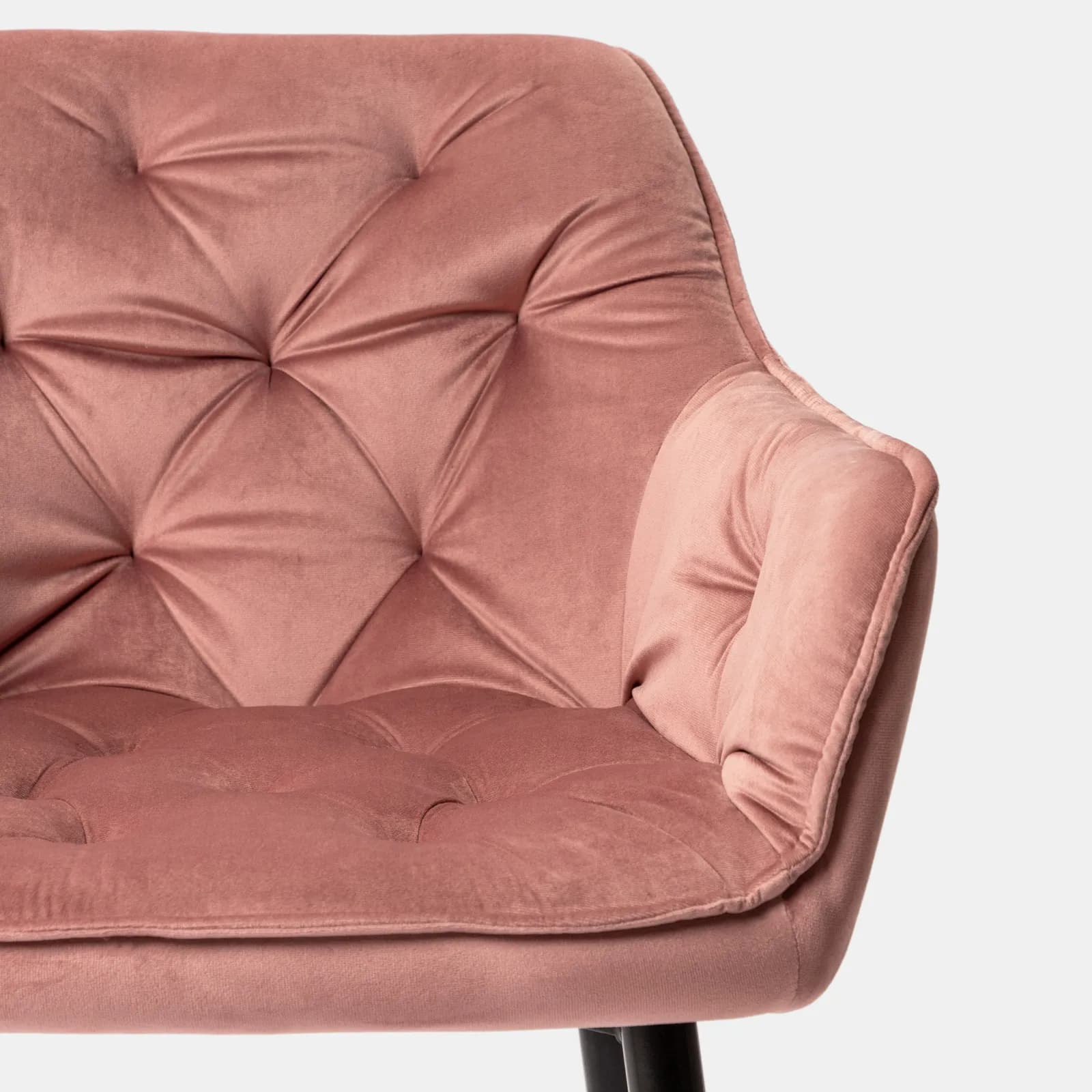 Poltrona in velluto trapuntato rosa antico con gambe in metallo nero - Sulis