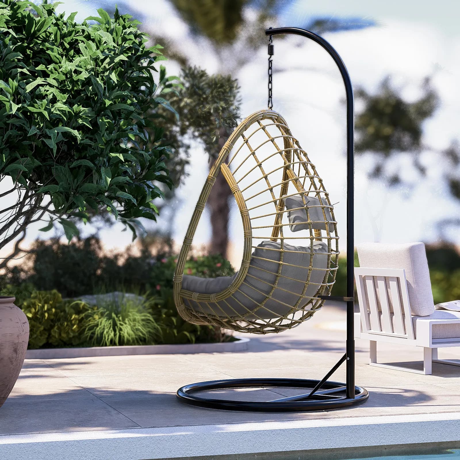 Poltrona sospesa in acciaio nero e polyrattan naturale con cuscino - Kasher
