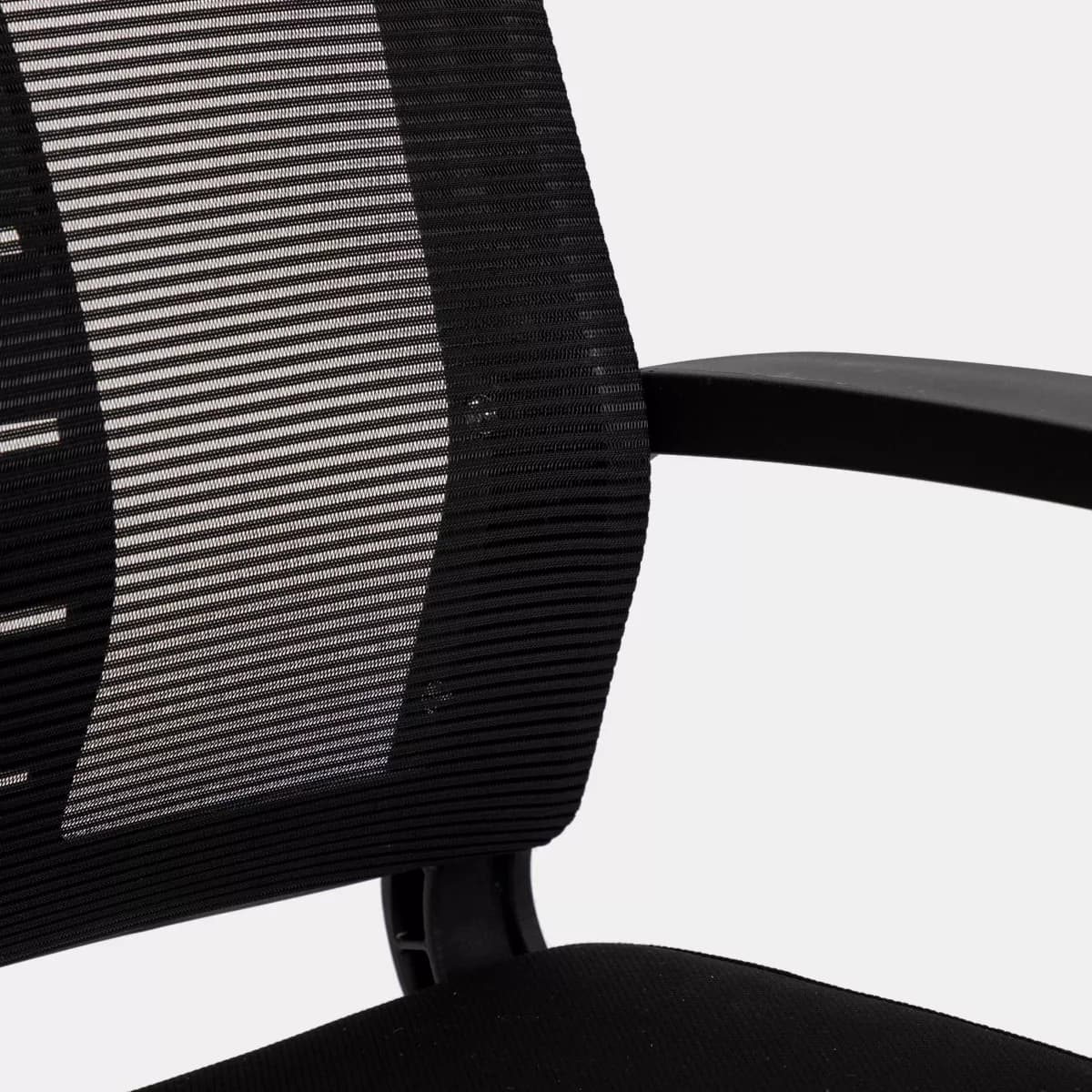 Poltrona da ufficio girevole in tessuto nero con supporto ergonomico e base cromata - Australe