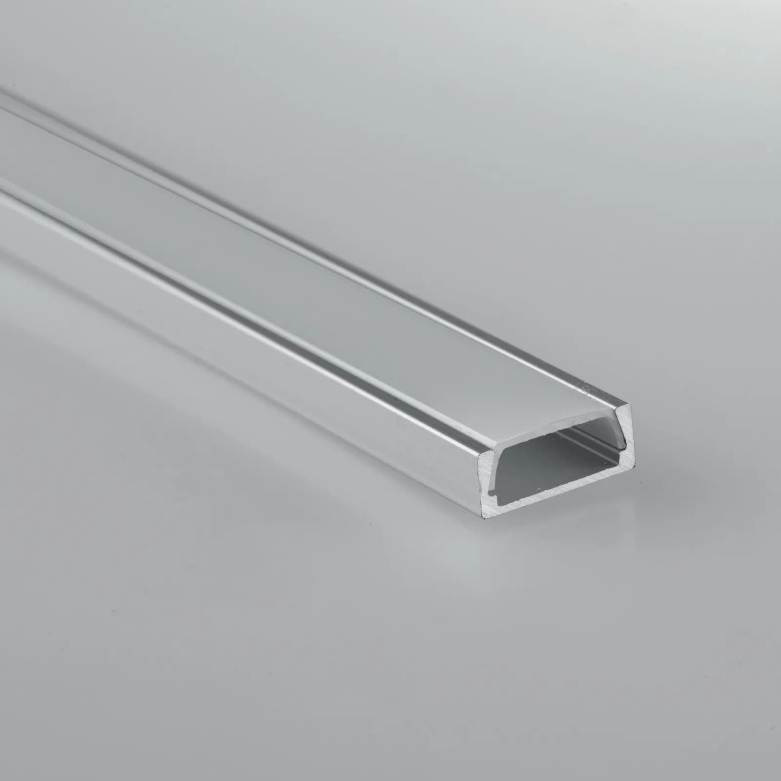 Profilo installazione a superficie 100x1,2 cm in alluminio silver con diffusore opale - Syro