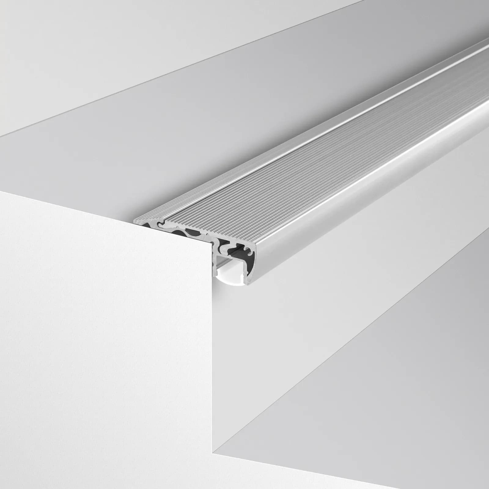 Profilo per gradini 2 m in alluminio silver installazione a superficie
