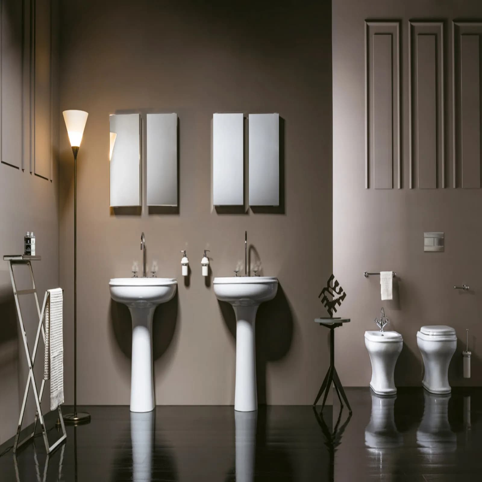 Sanitari filomuro wc con scarico traslato a pavimento Charme di Azzurra con sedile copriwc softclose