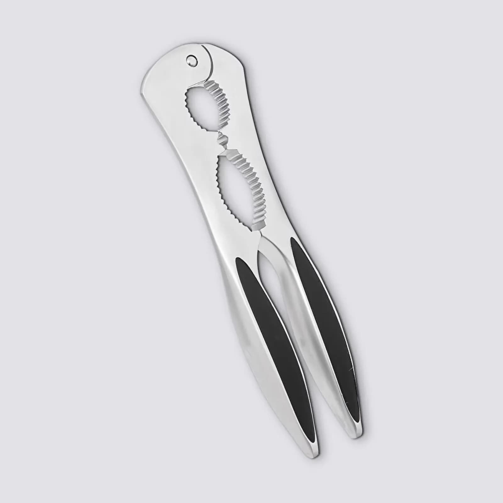 Schiaccianoci in zinco cromo con rivestimento antiscivolo nero