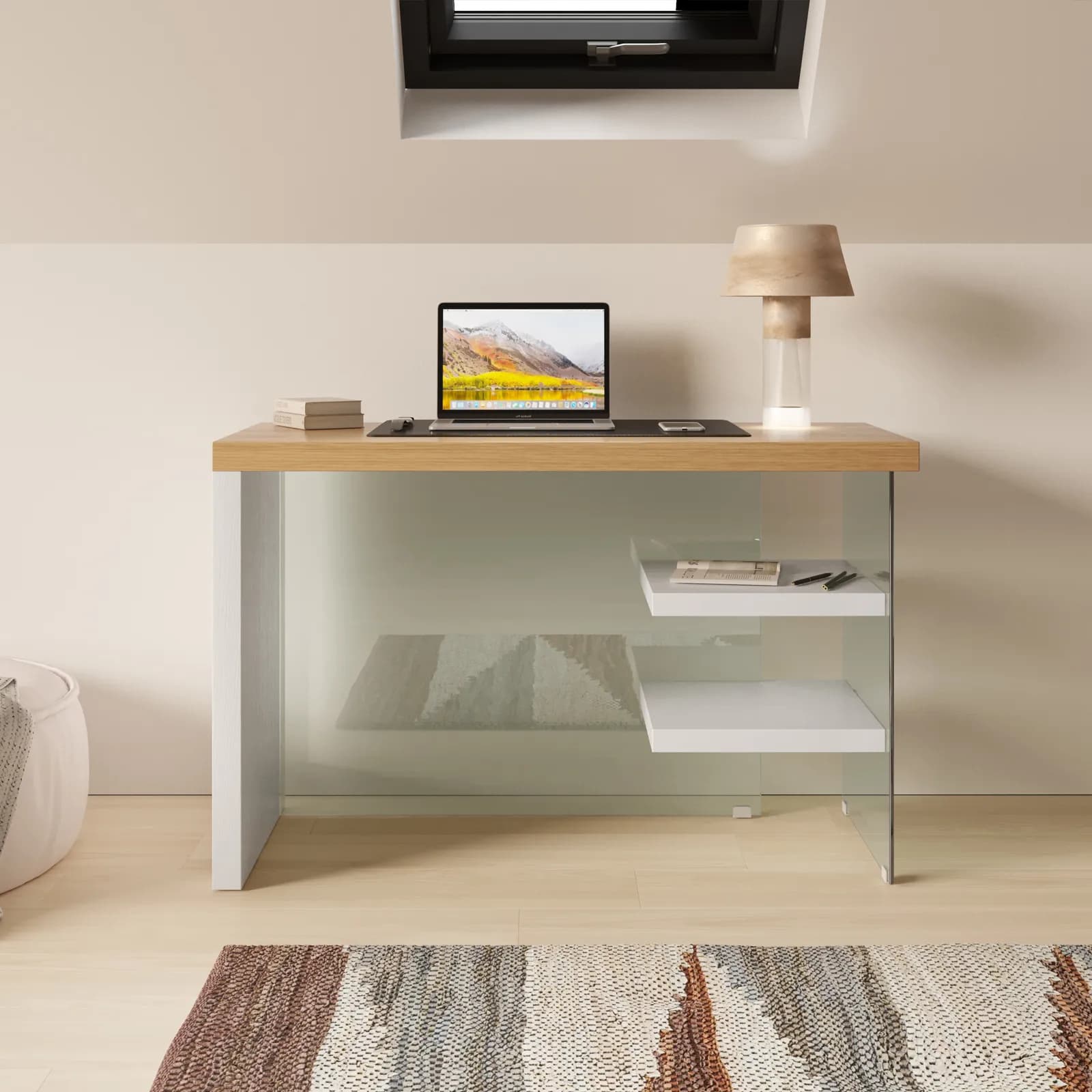 Scrivania 120x50 cm in legno bianco e rovere con ripiani e struttura in vetro temperato - City