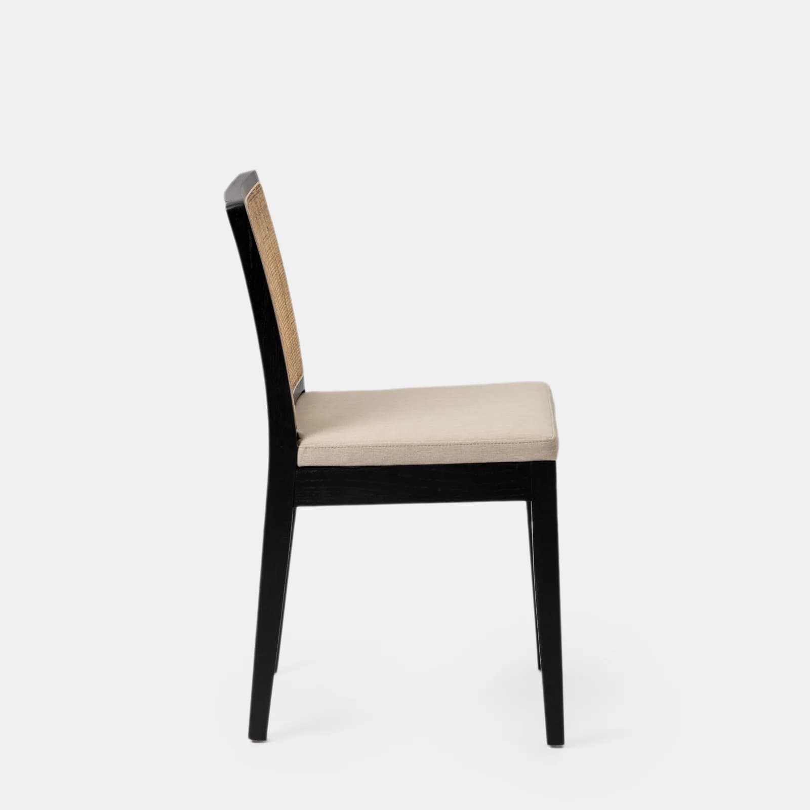 Sedia in legno di olmo nero con schienale in rattan e cuscino in tessuto beige - Bodin