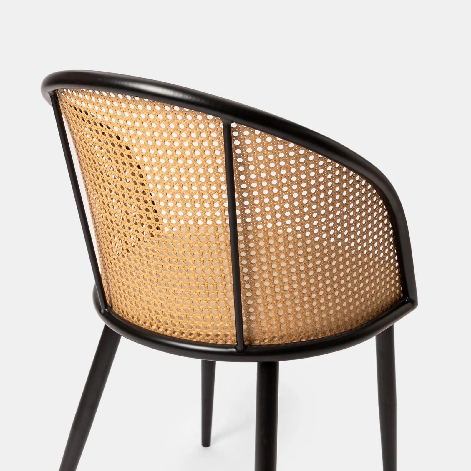 Sedia in tessuto tortora con schienale polyrattan naturale - Sloane