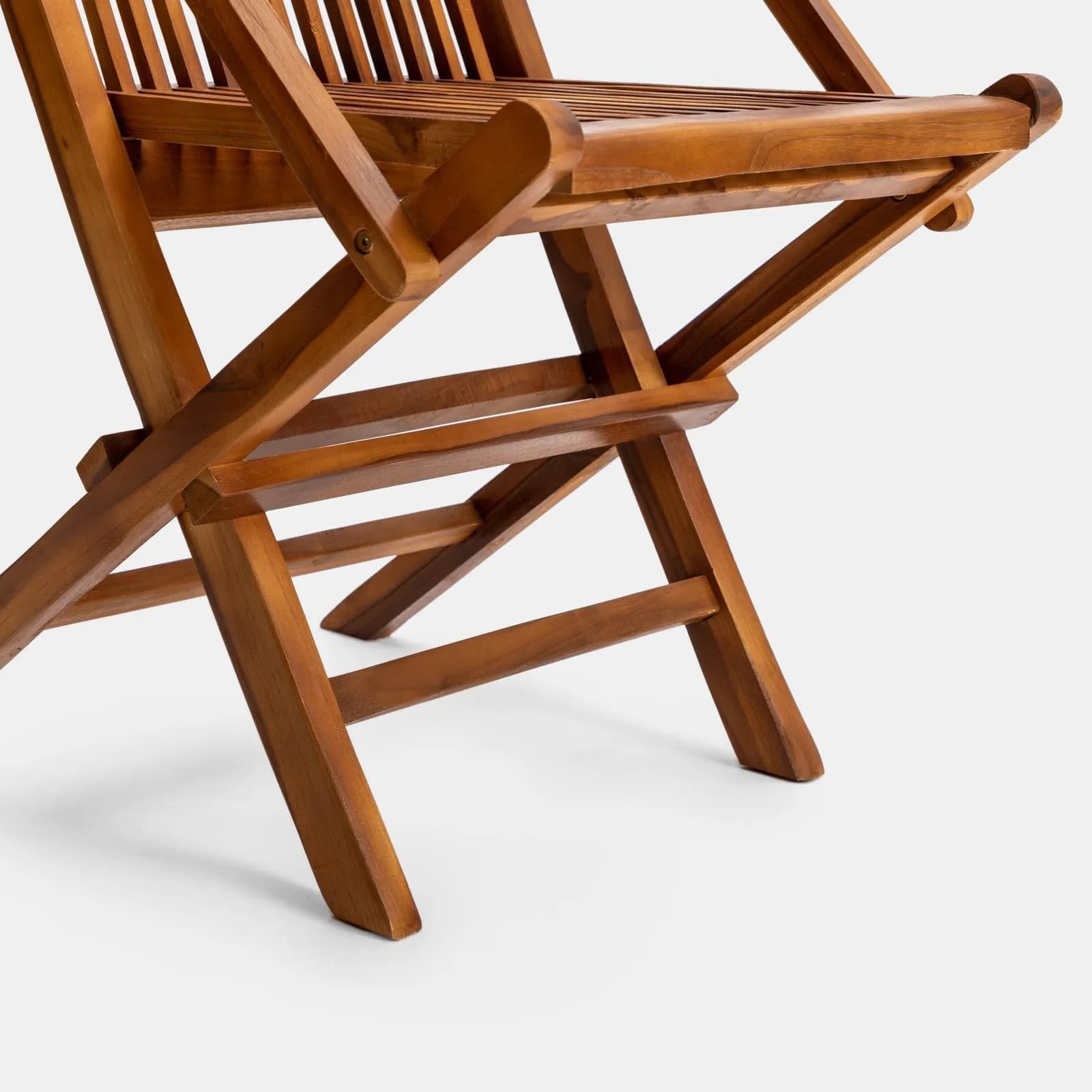 Sedia pieghevole da esterno con braccioli in legno teak - Louis
