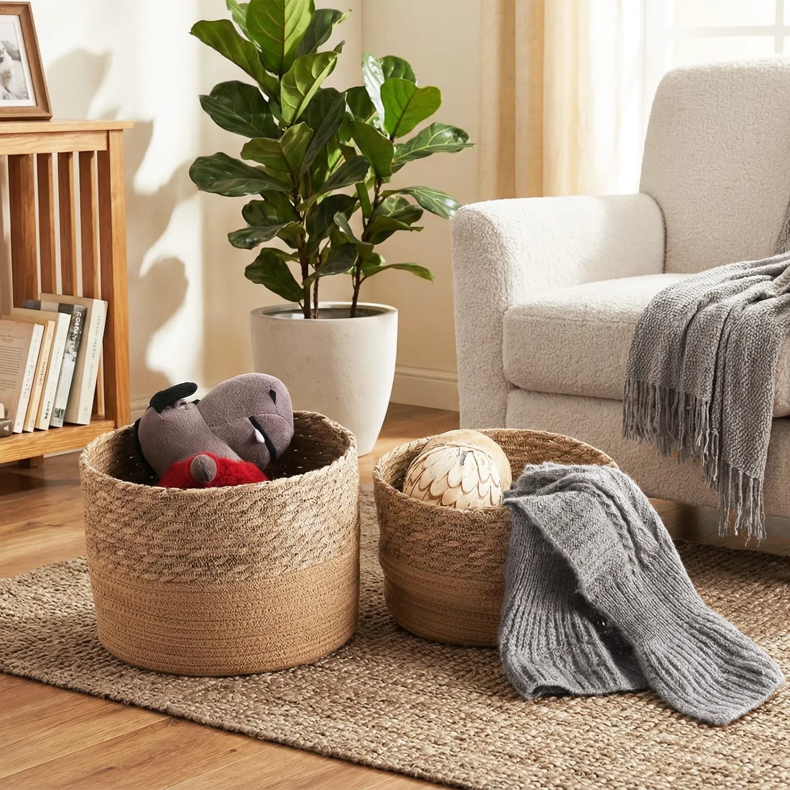 Set 2 cesti contenitore rotondi in rattan e corda di cotone caramello