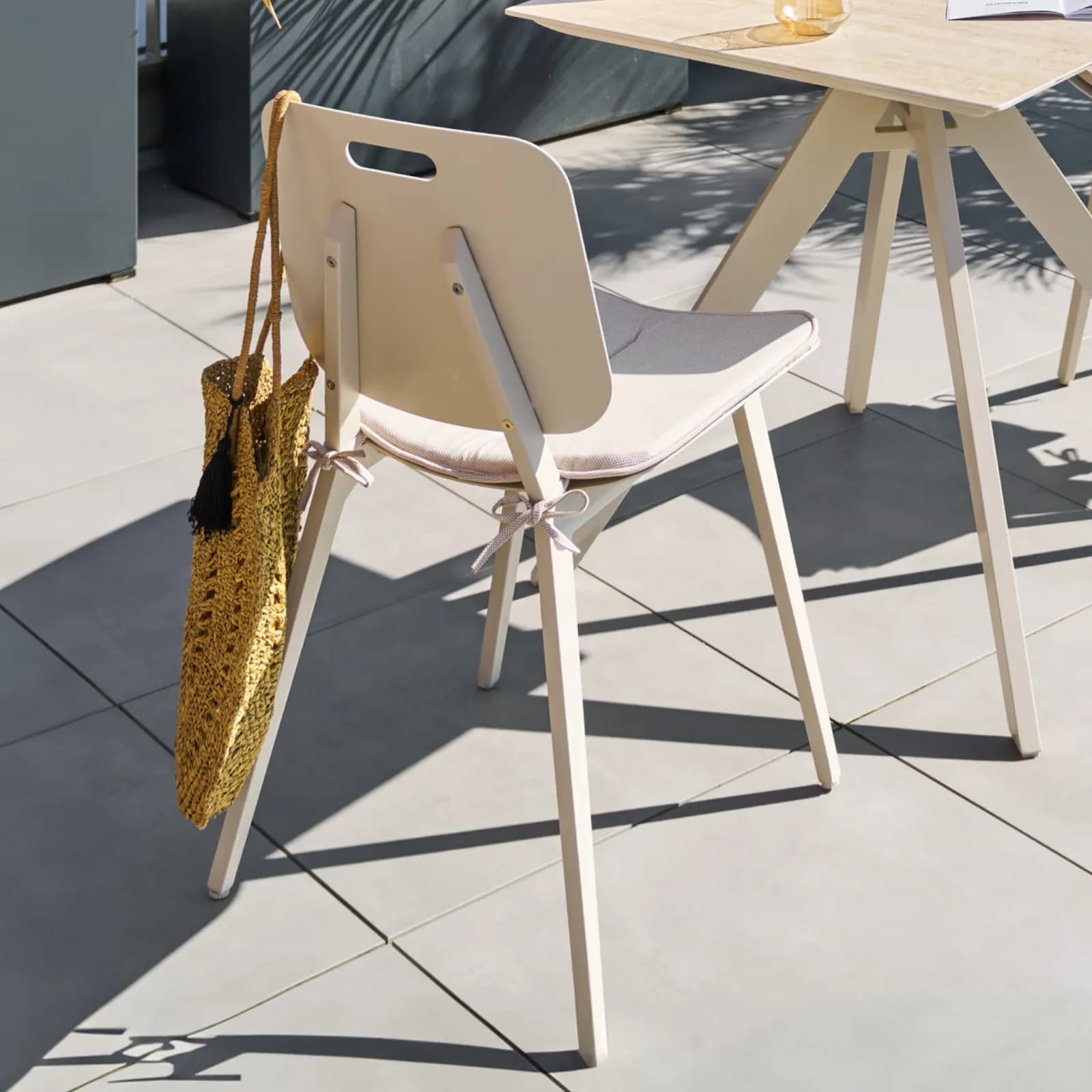 Sedia da giardino in alluminio crema con cuscino - Dyeg
